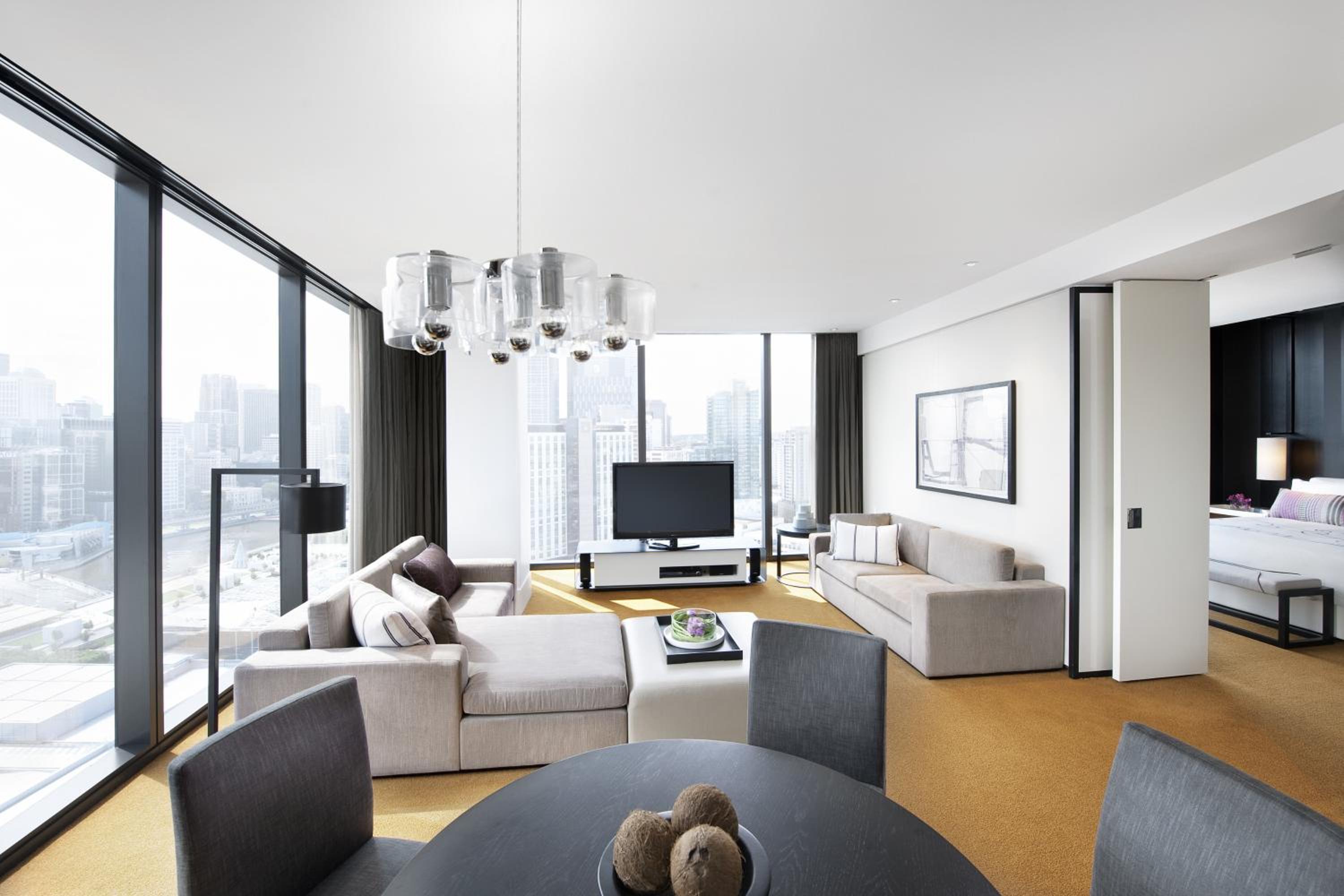 Loft - Photo 1
