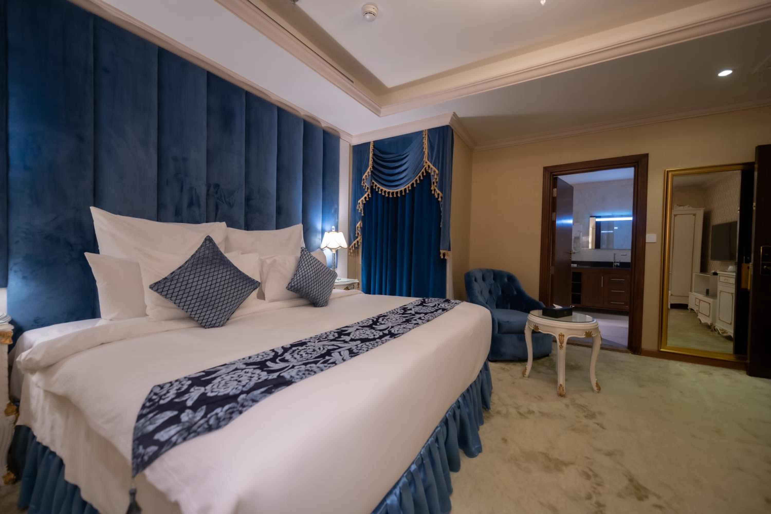 Standard King Room - Photo 1