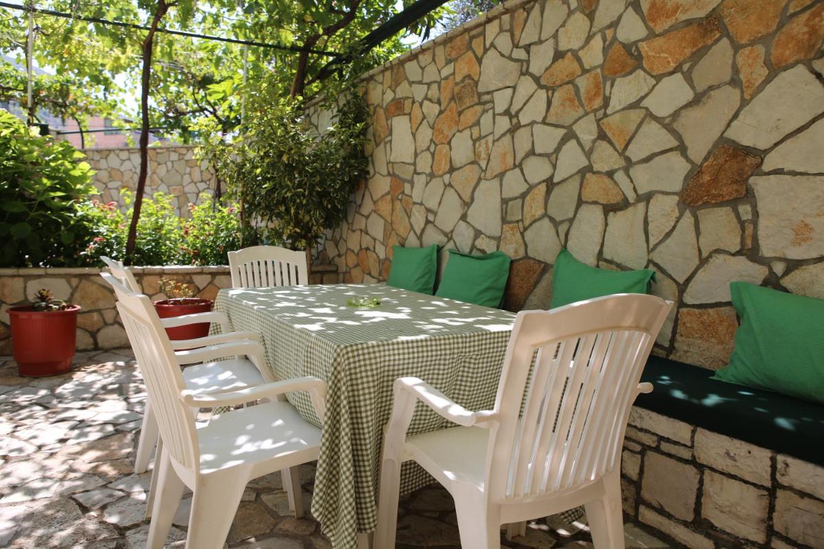 Studio with Garden View