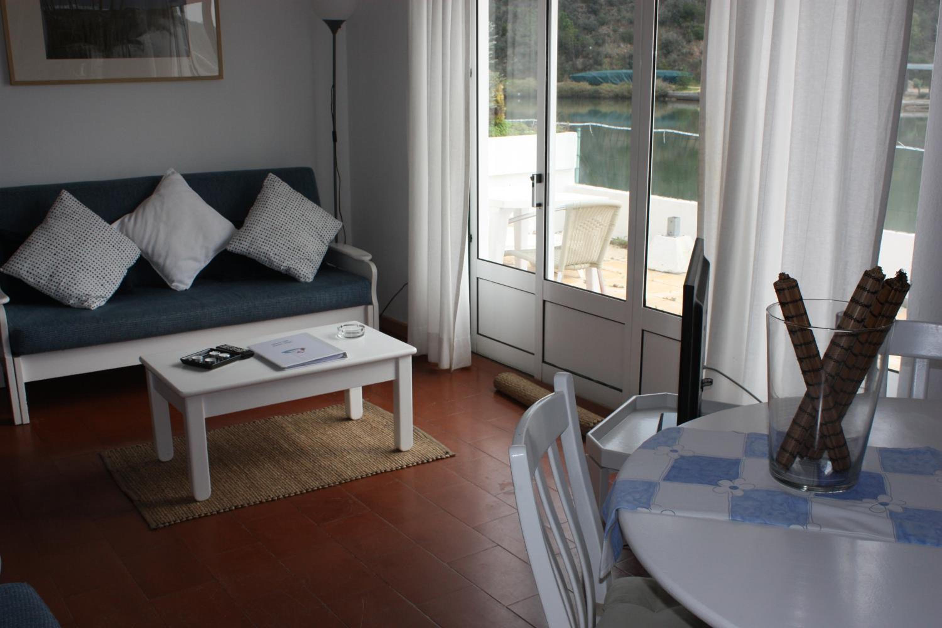 Two-Bedroom Apartment with River View - Photo 8
