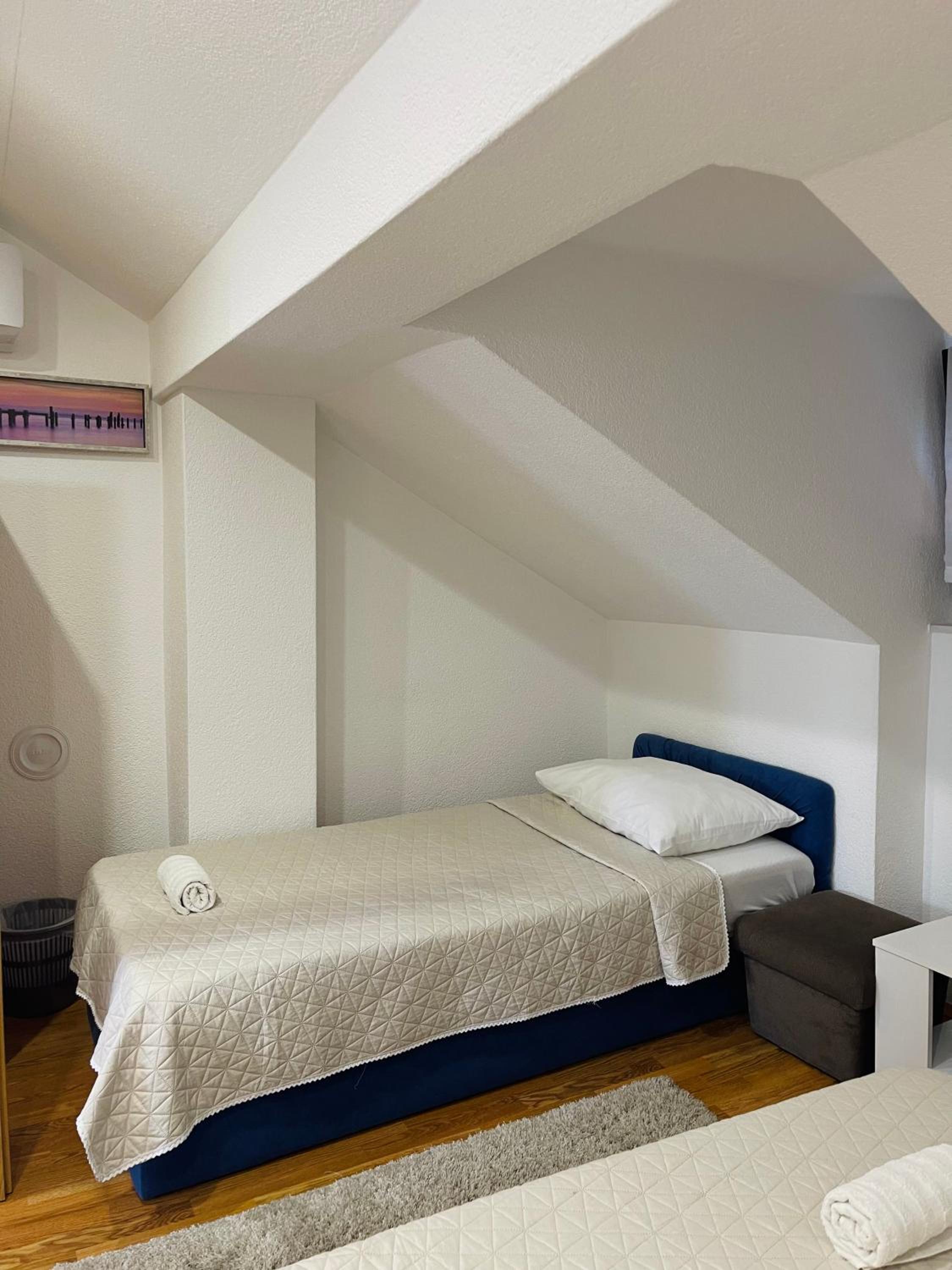 Comfort Triple Room - Photo 2