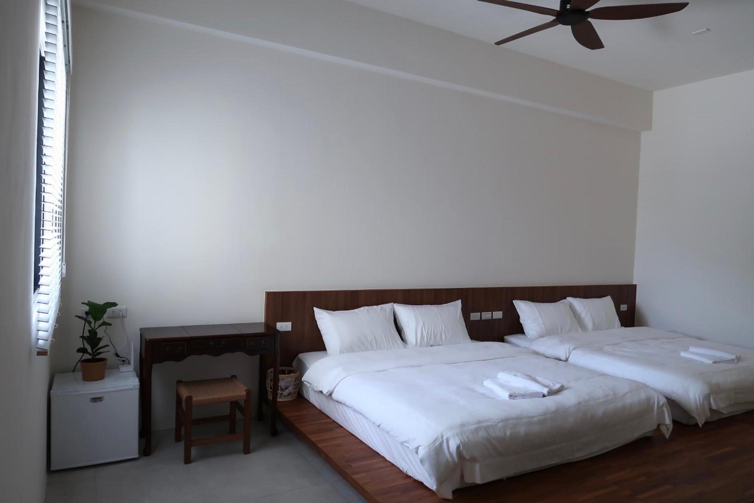 Queen Room with Two Queen Beds photo 1