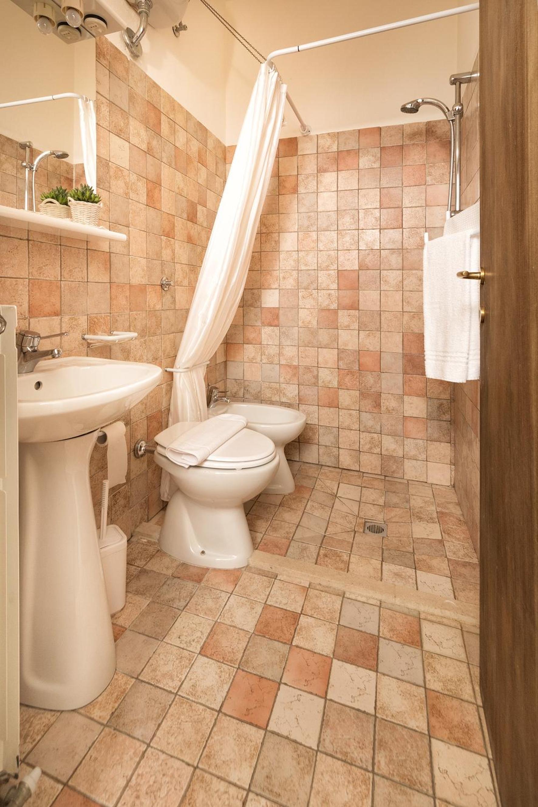 Triple Room with Private External Bathroom photo 3