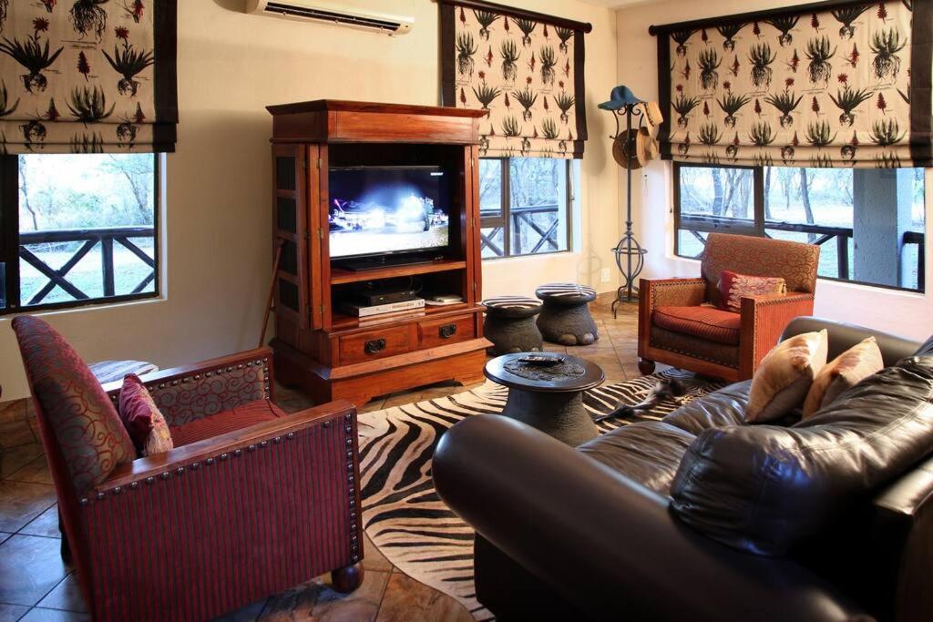 Four-Bedroom Apartment photo 1