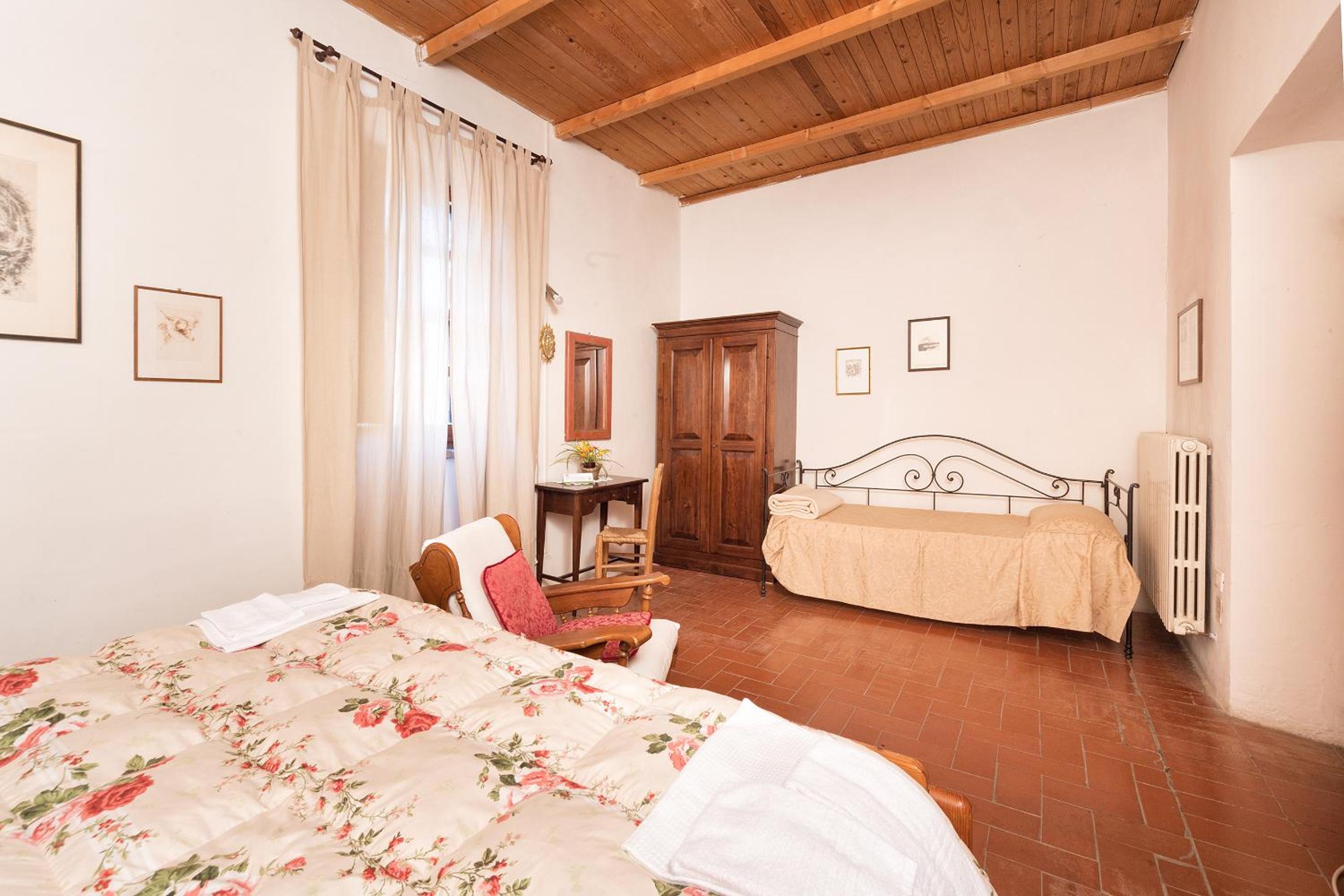 Triple Room with Private External Bathroom photo 1