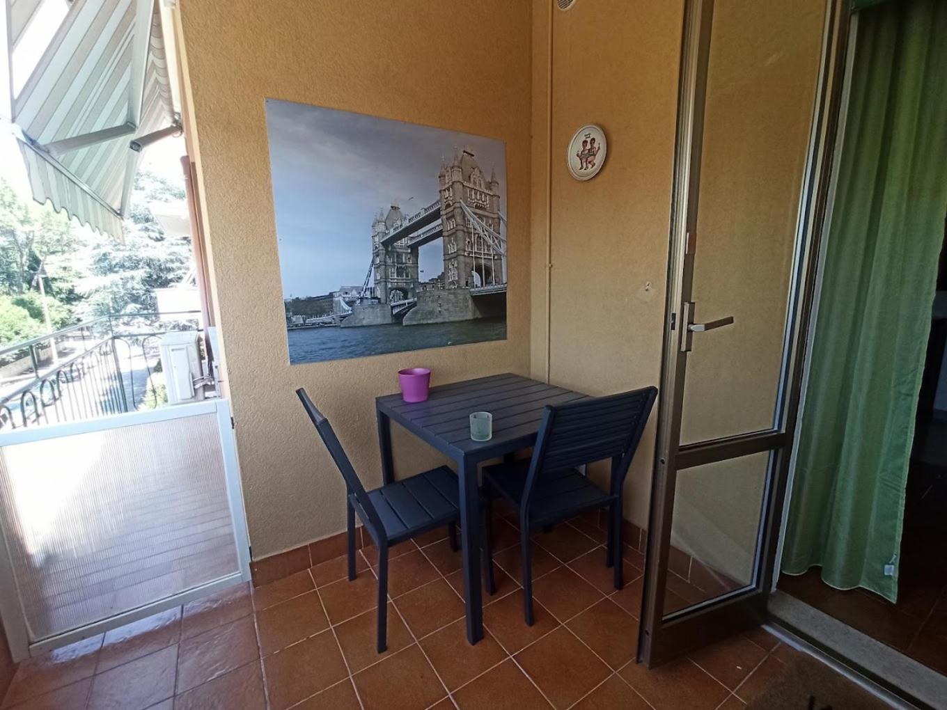 Double Room with Private Bathroom - Photo 11