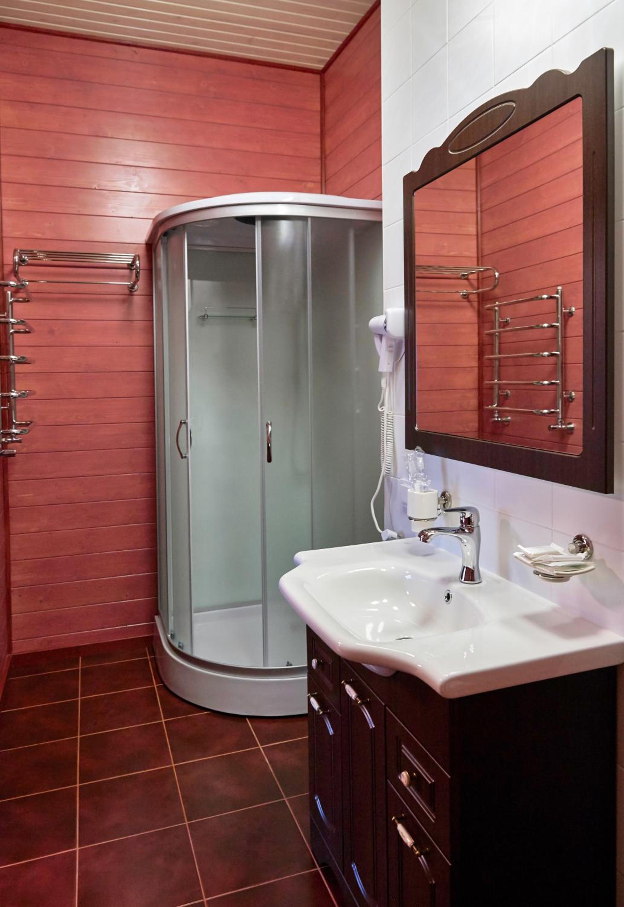 Deluxe Double Room (2 Adults + 1 Child) photo 2