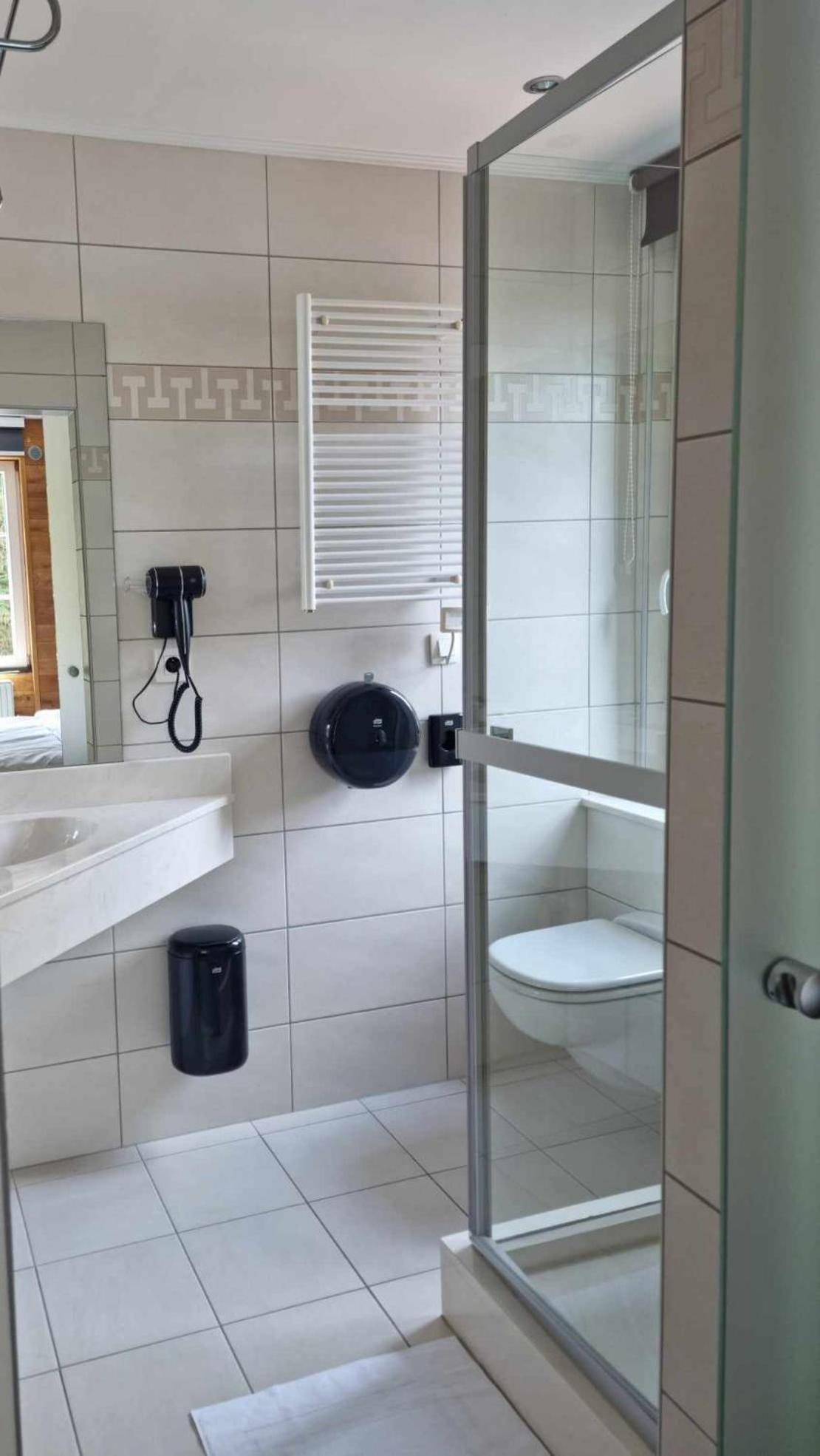Double Room With Private Bathroom photo 2