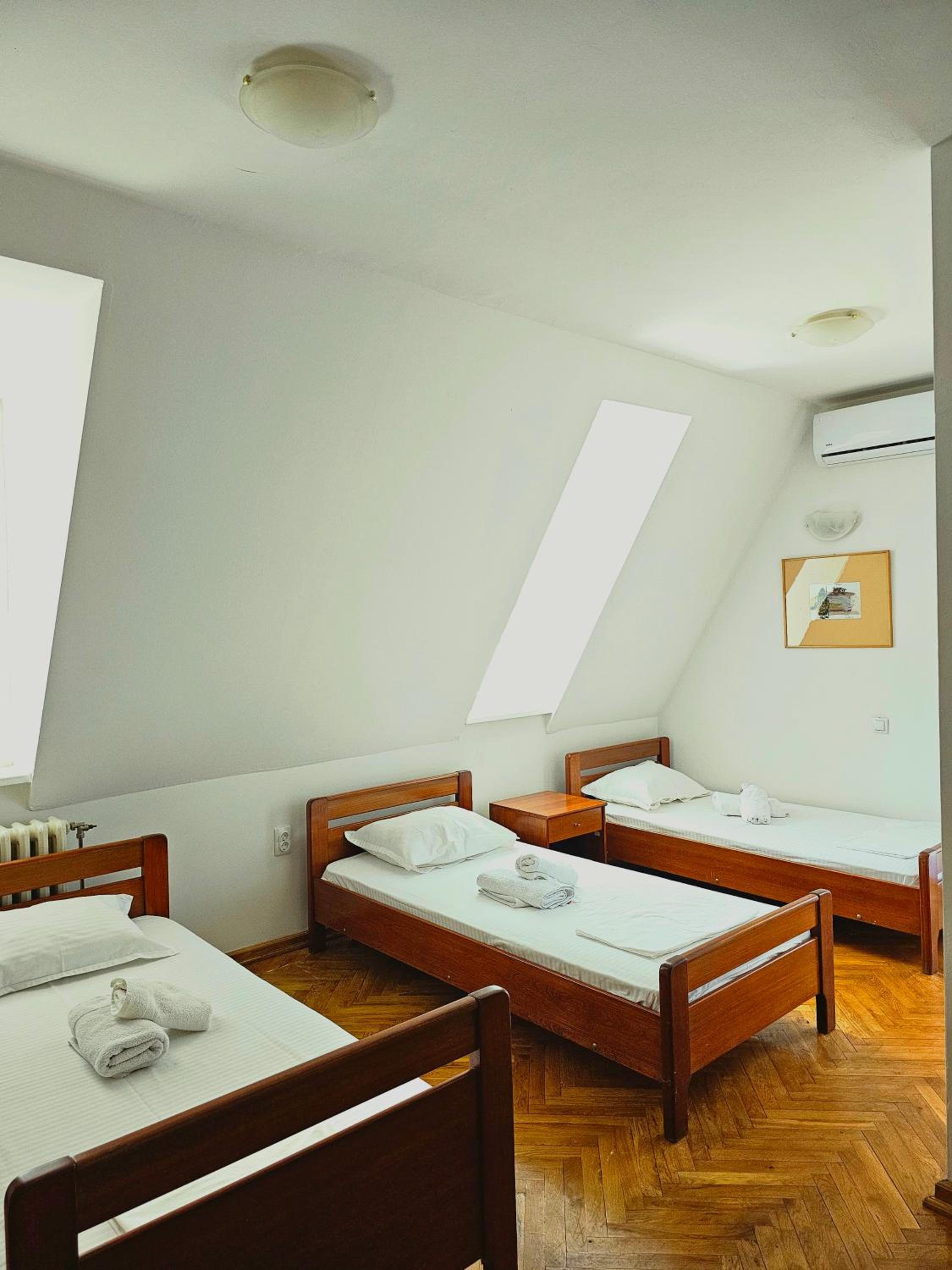 Comfort Triple Room with Shower photo 1