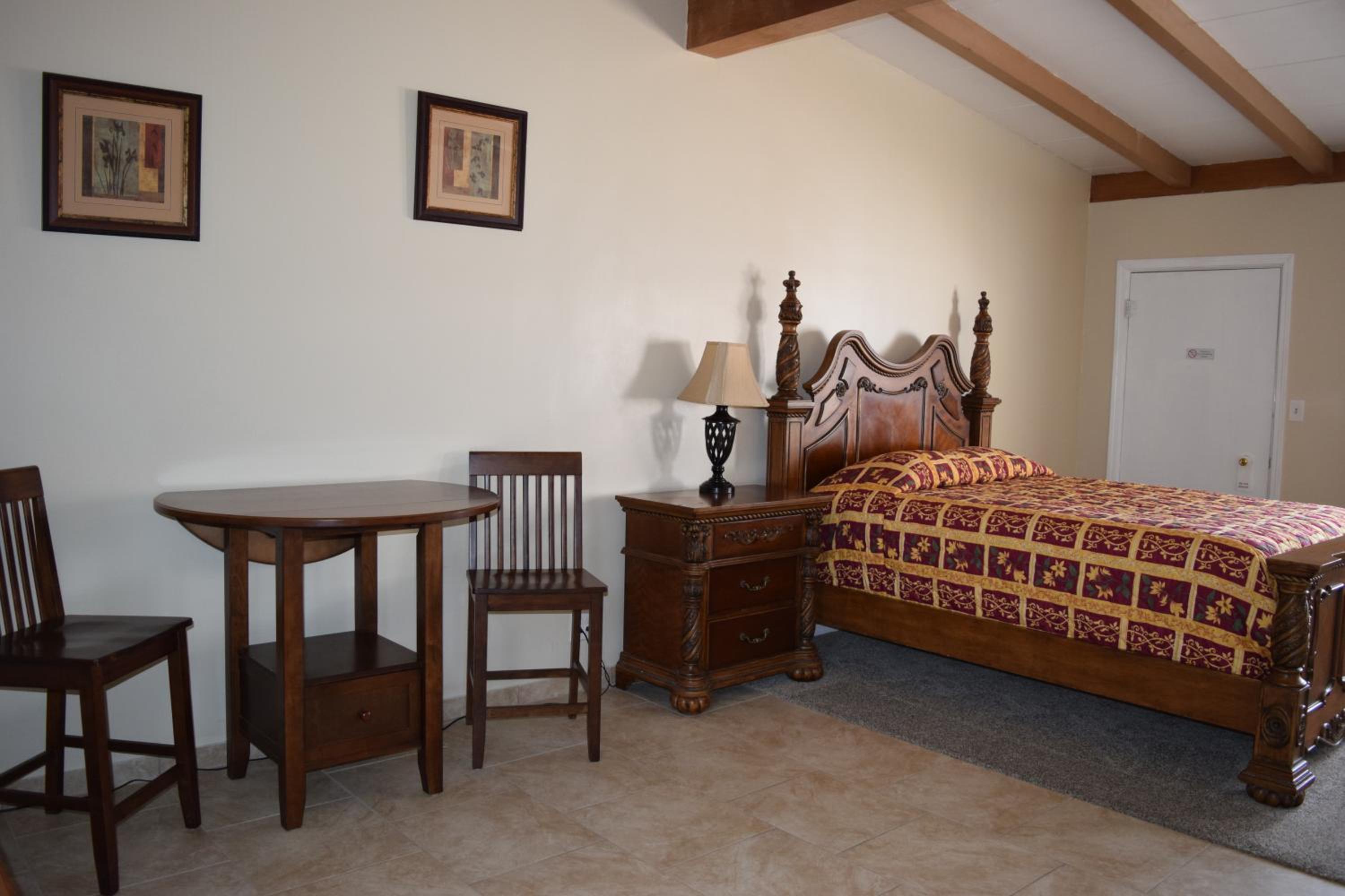 Deluxe King Room photo 2