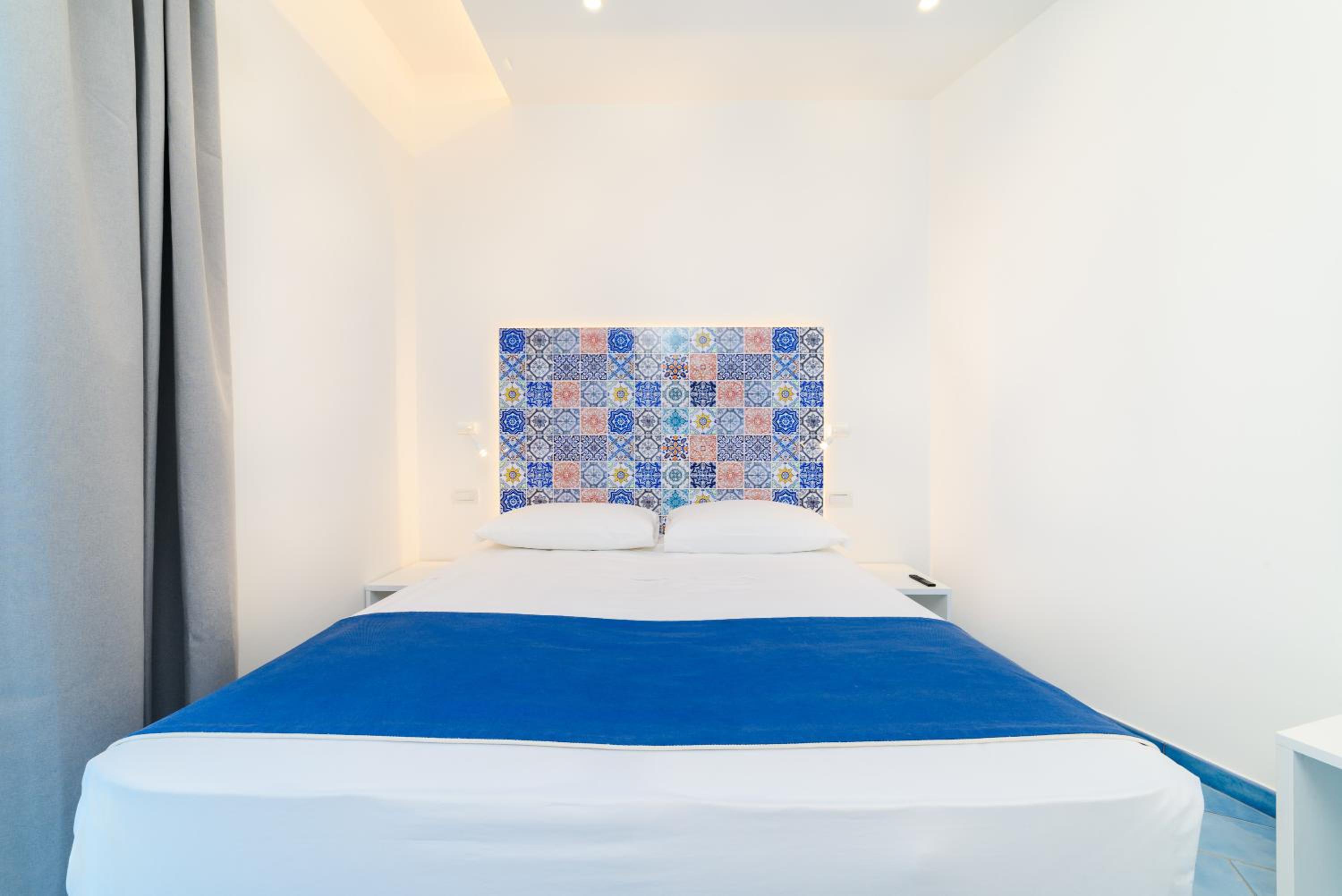Deluxe Double Room with Balcony and Sea View - Photo 50