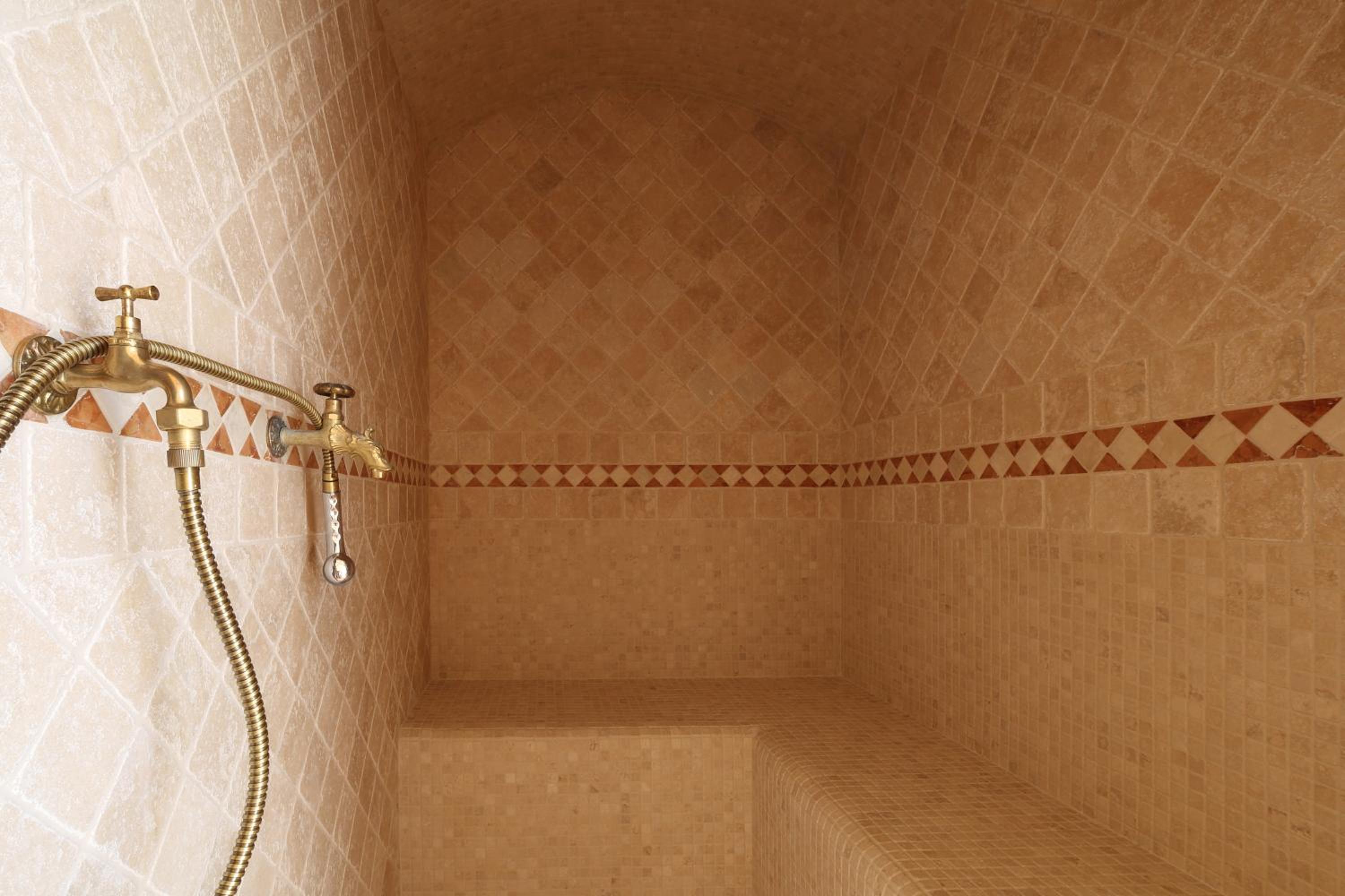 Superior Quadruple Room - Photo 14