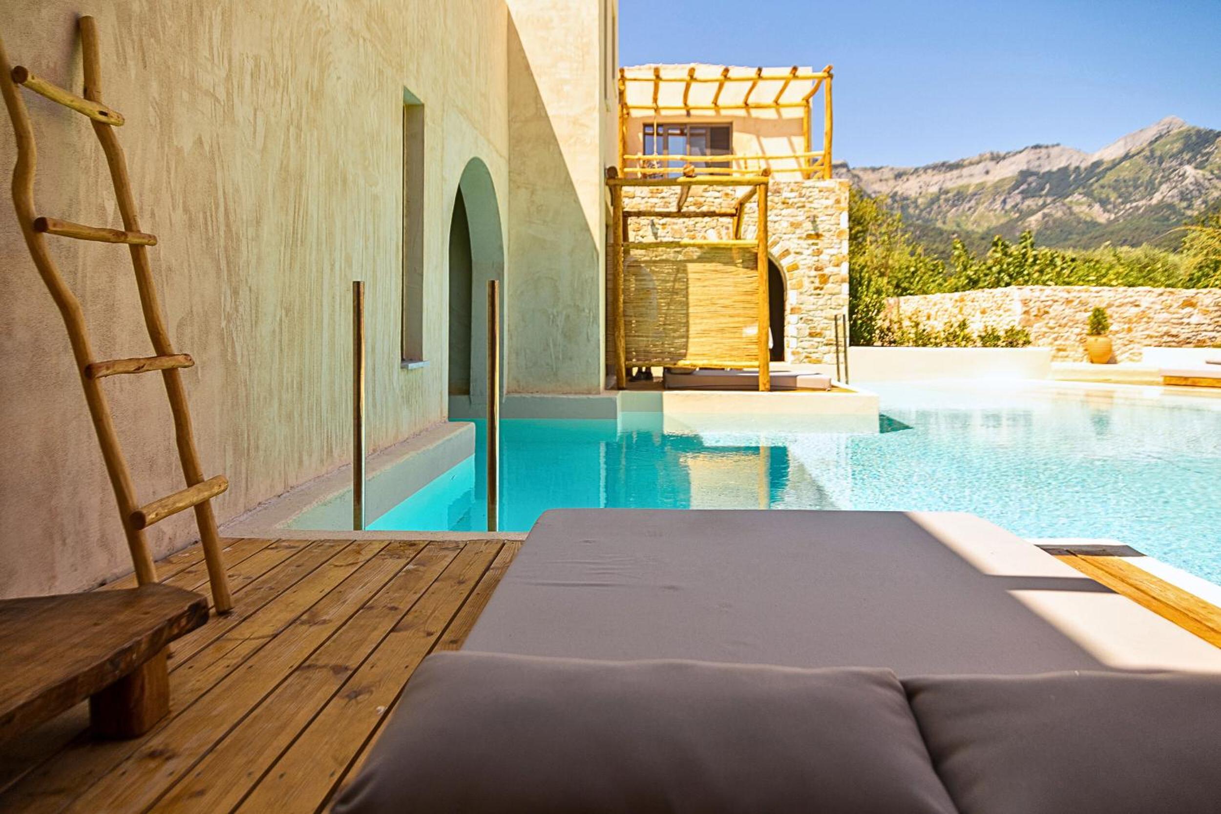 Deluxe Suites | Bathtub | Swim Up photo 3