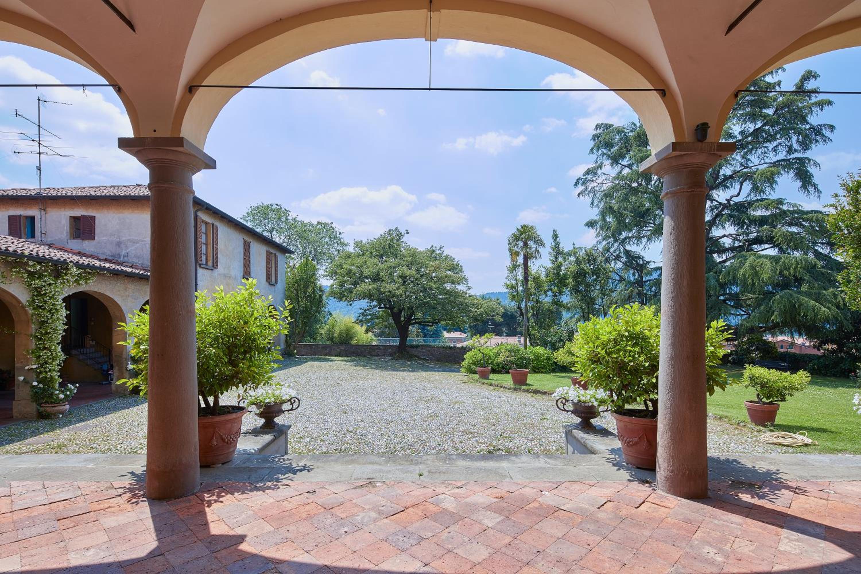 Villa photo 2