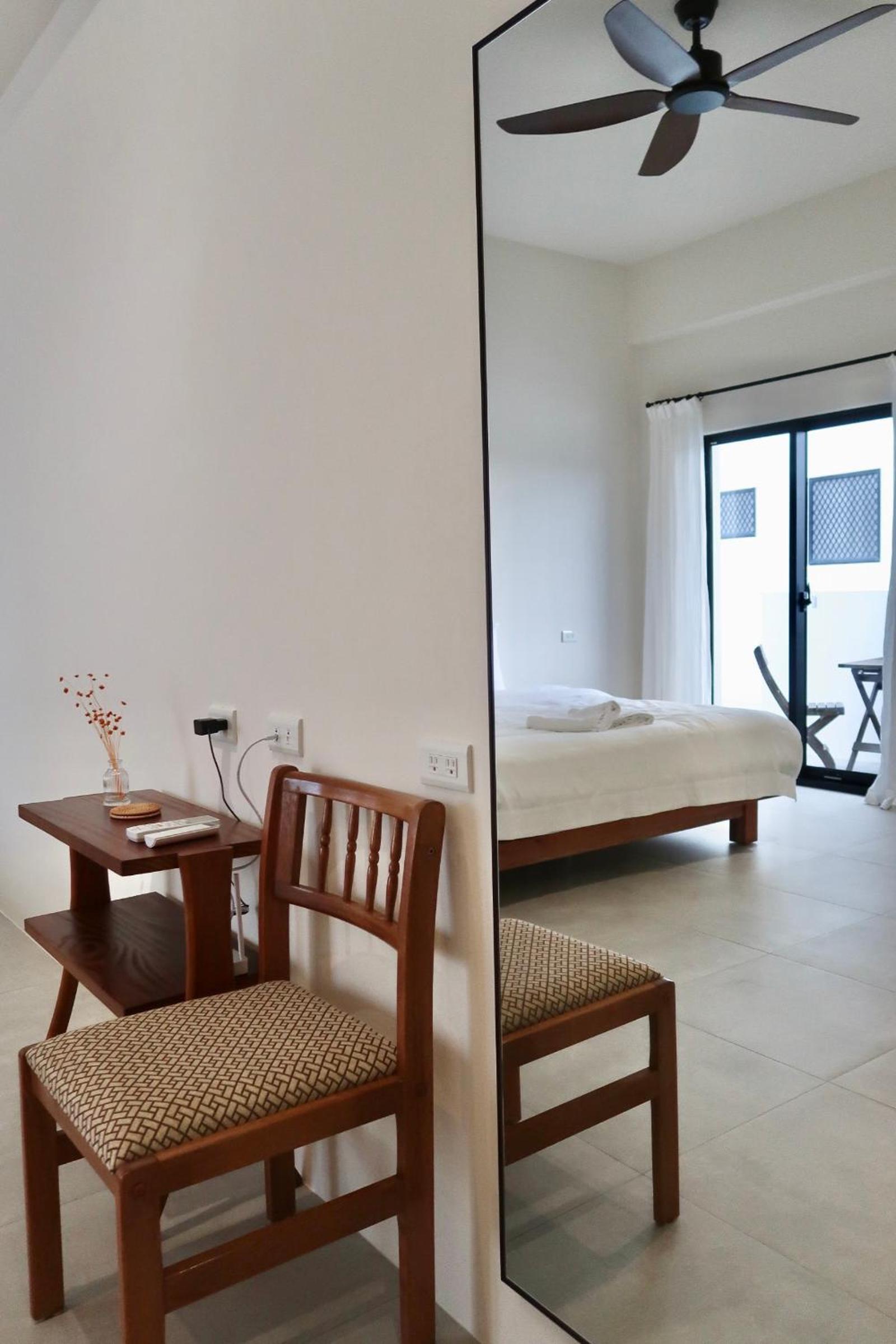 Queen Room with Balcony photo 1