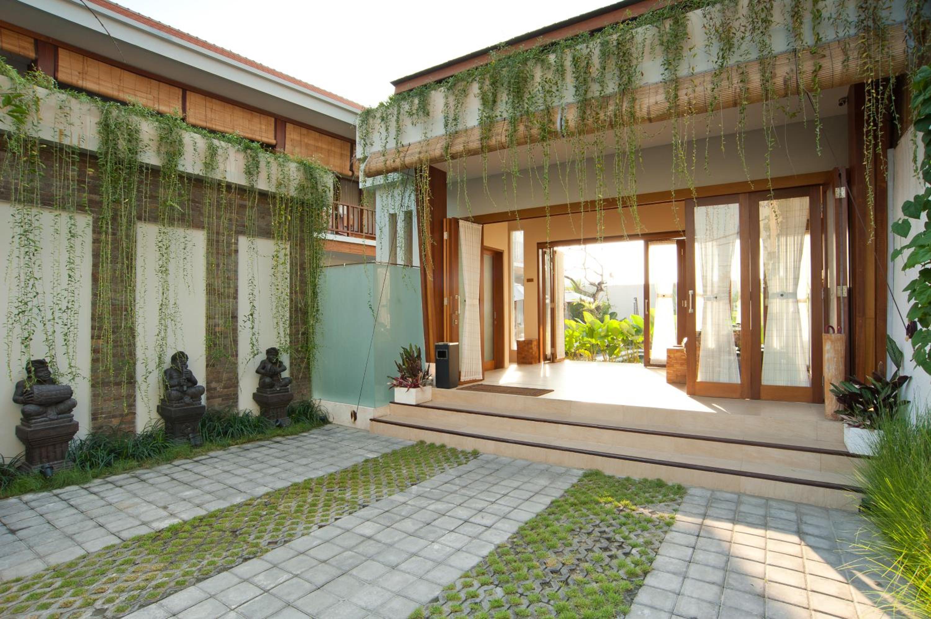 Studio with Balcony