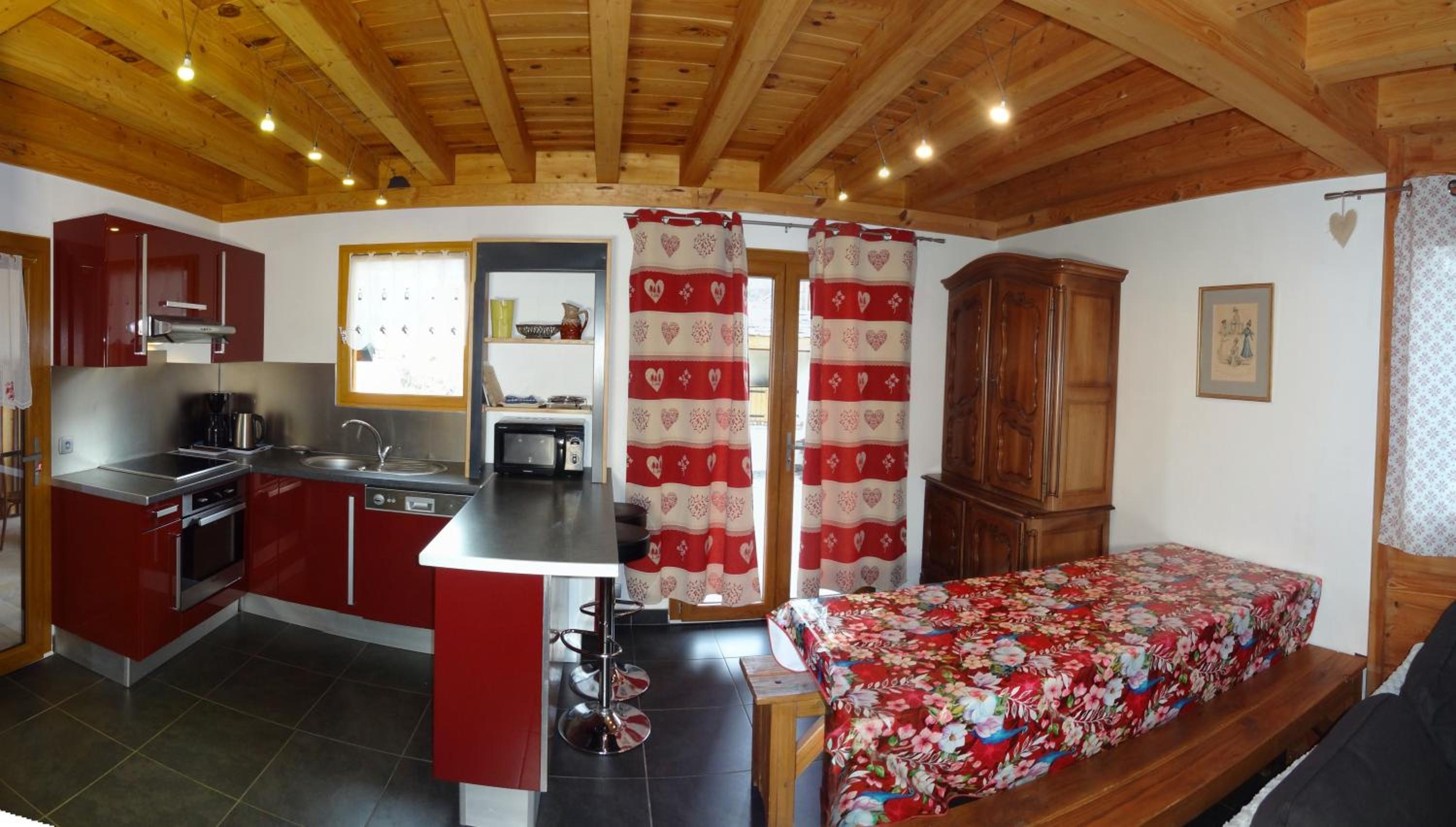 Three-Bedroom Chalet photo 2