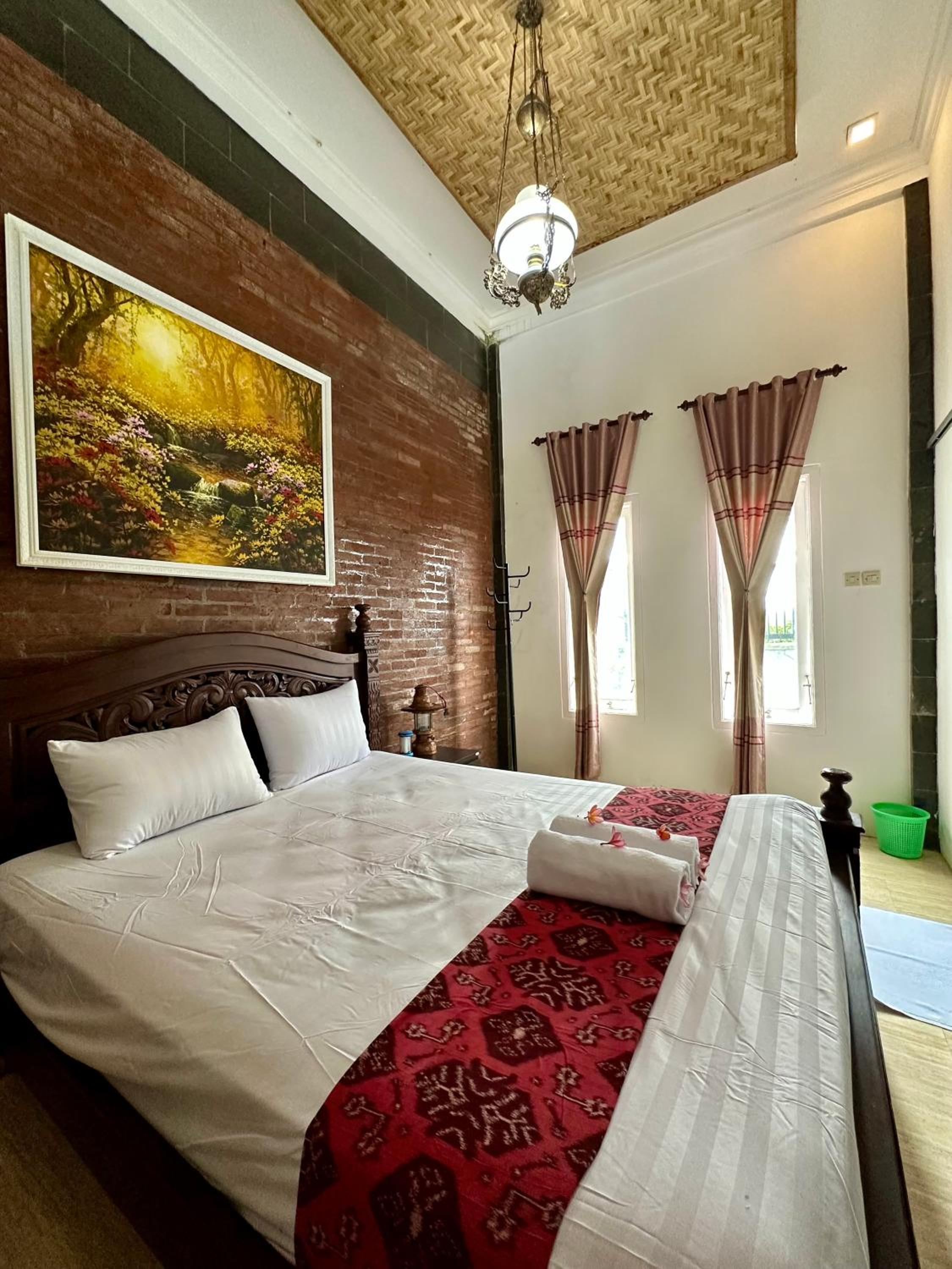 Queen Room with Pool View photo 1