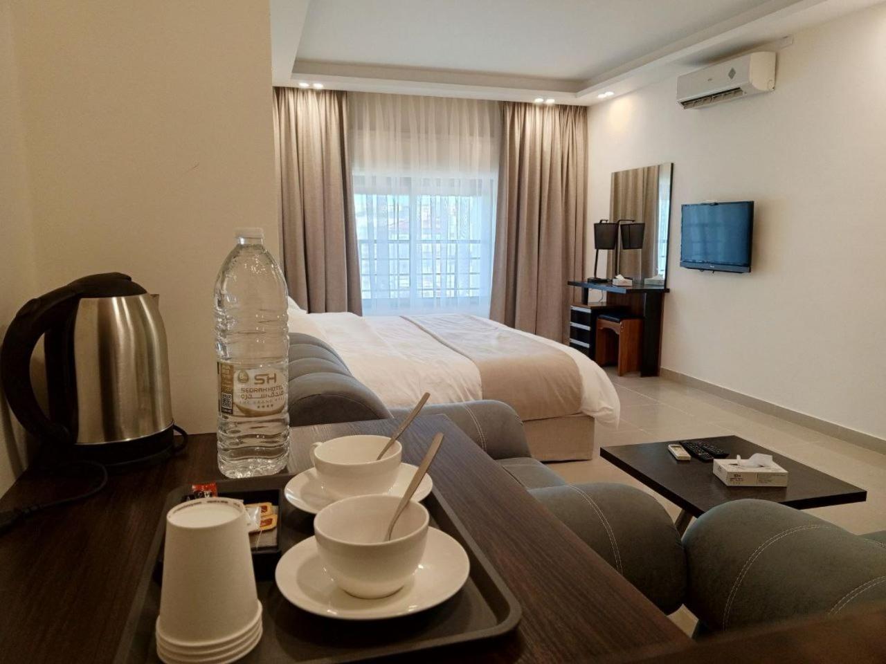 Deluxe Double Room (2 Adults + 1 Child) photo 1