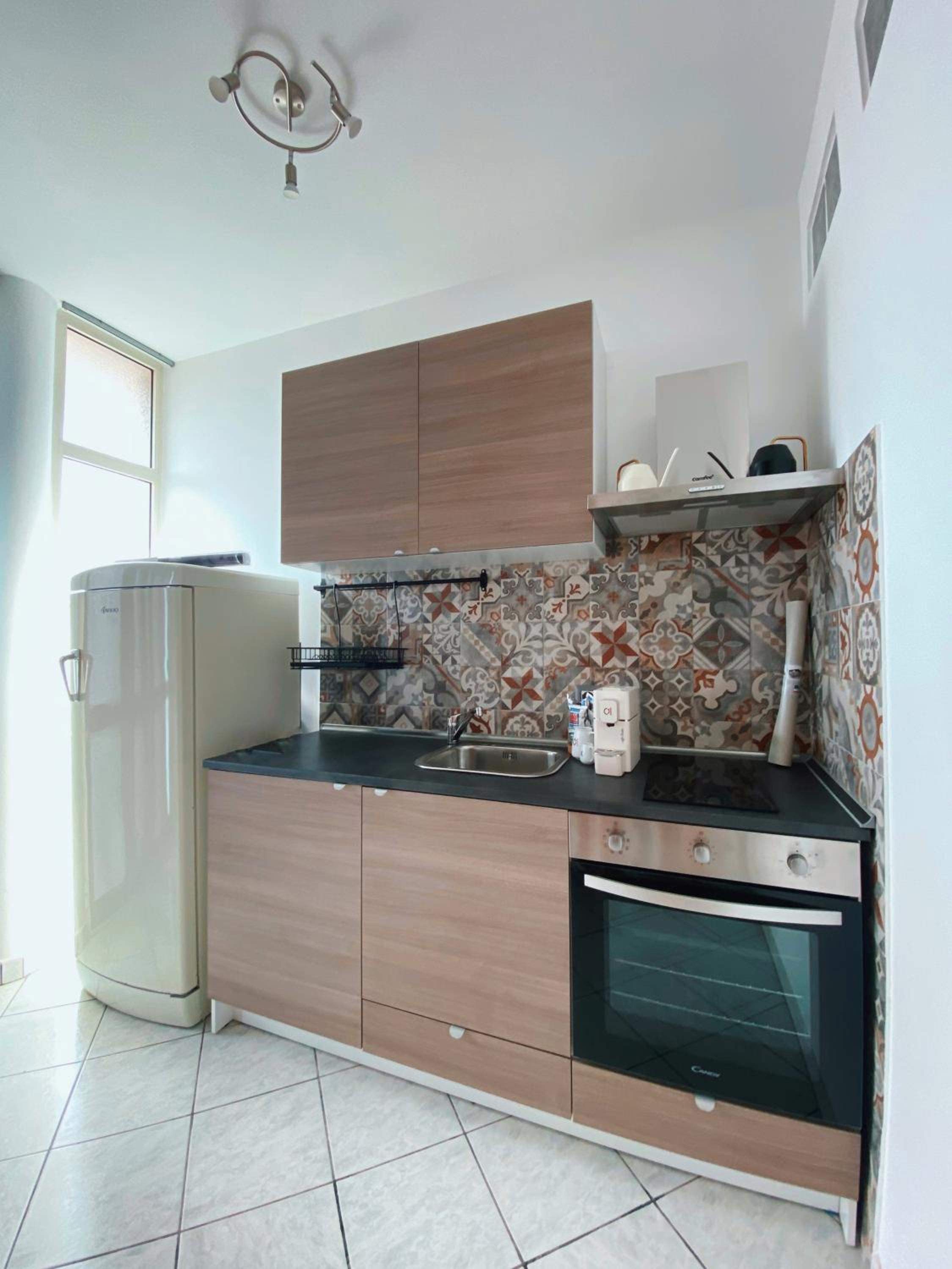 One-Bedroom Apartment photo 2