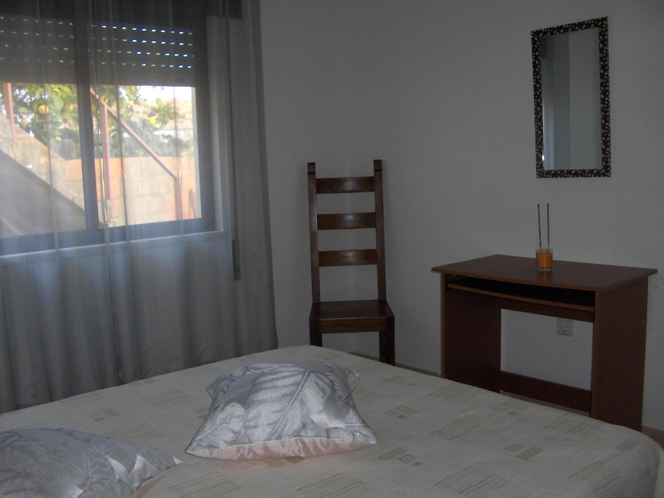 Two-Bedroom House - Photo 12