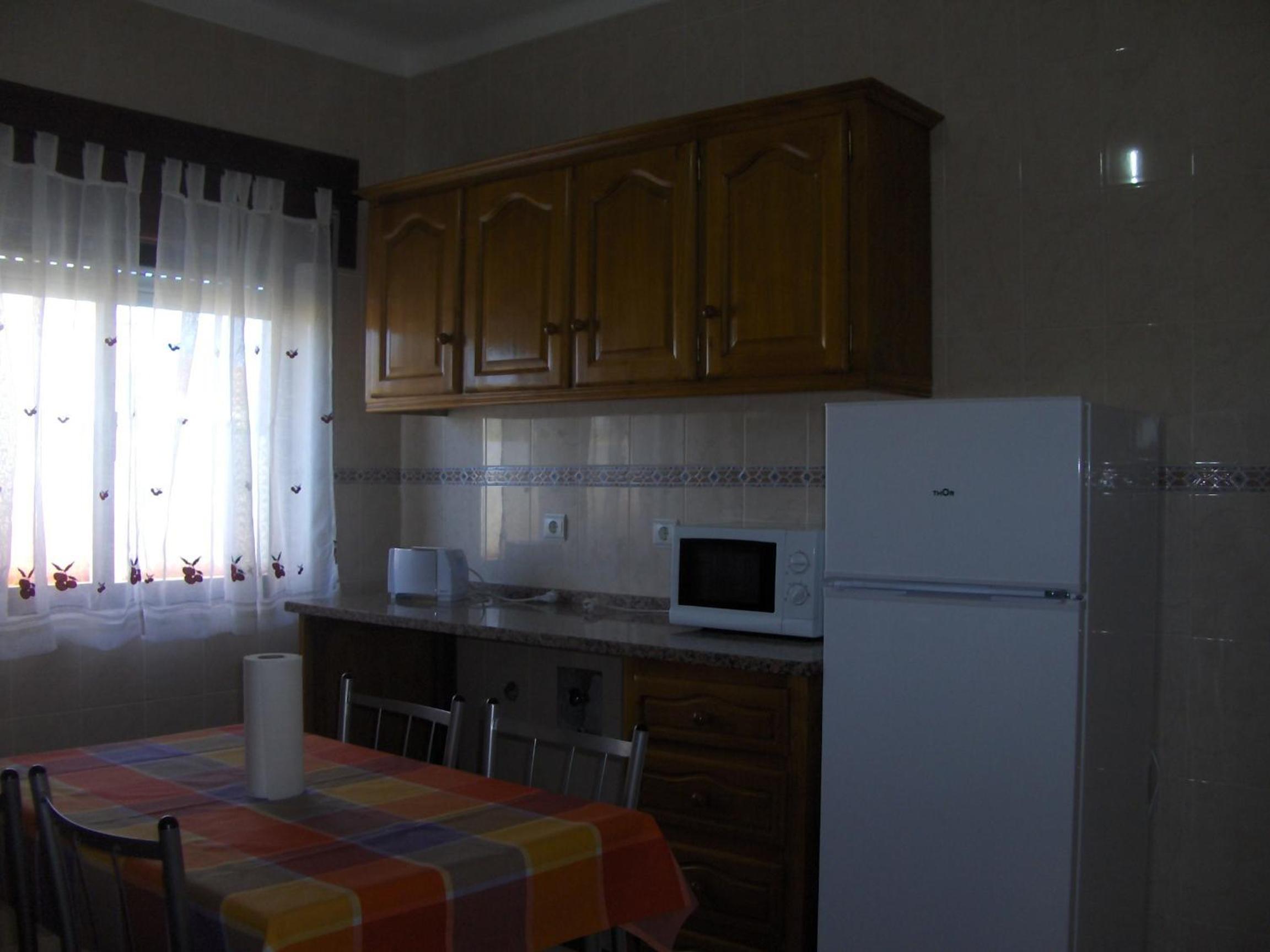 Two-Bedroom House - Photo 4