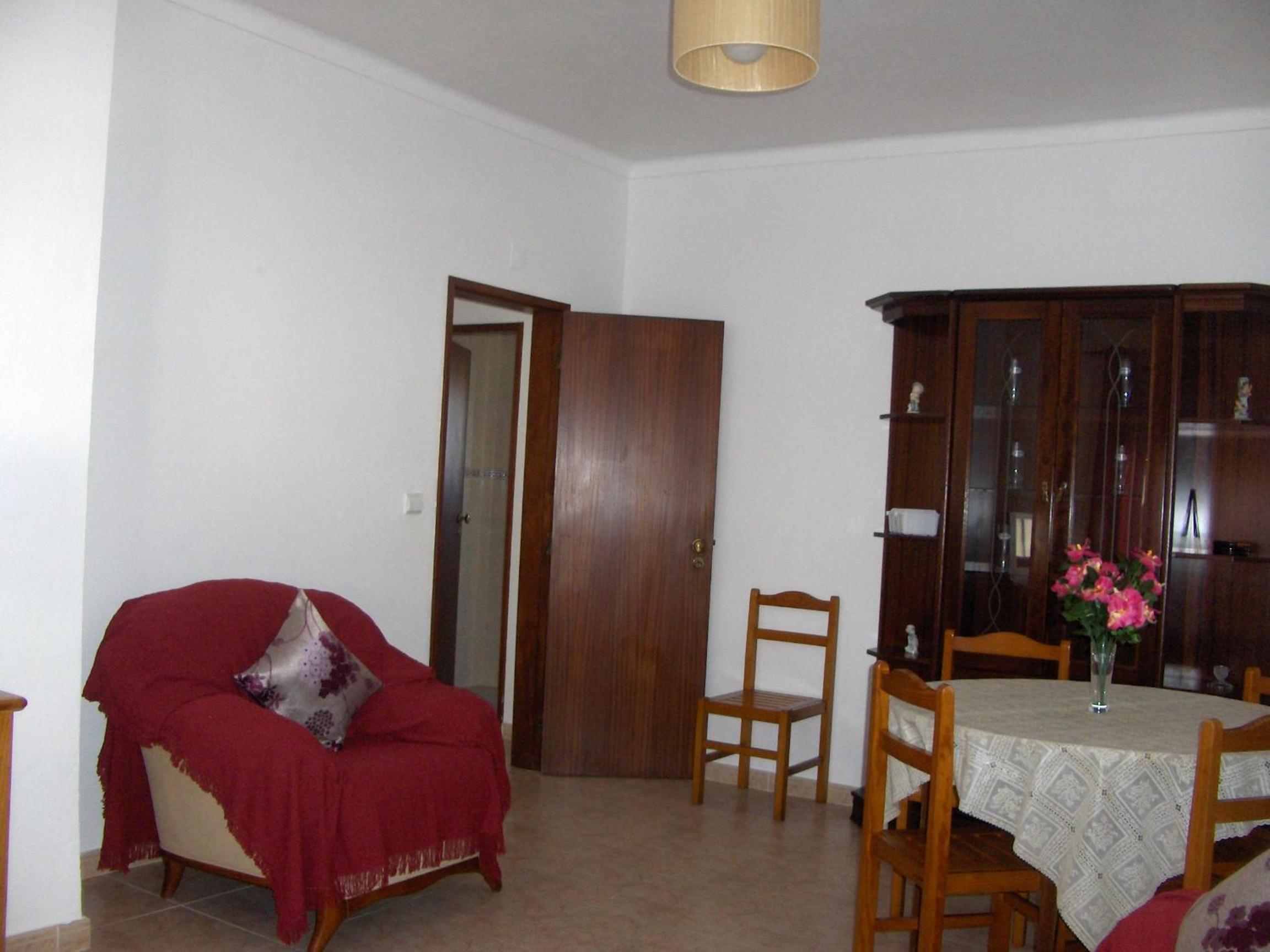 Two-Bedroom House - Photo 5