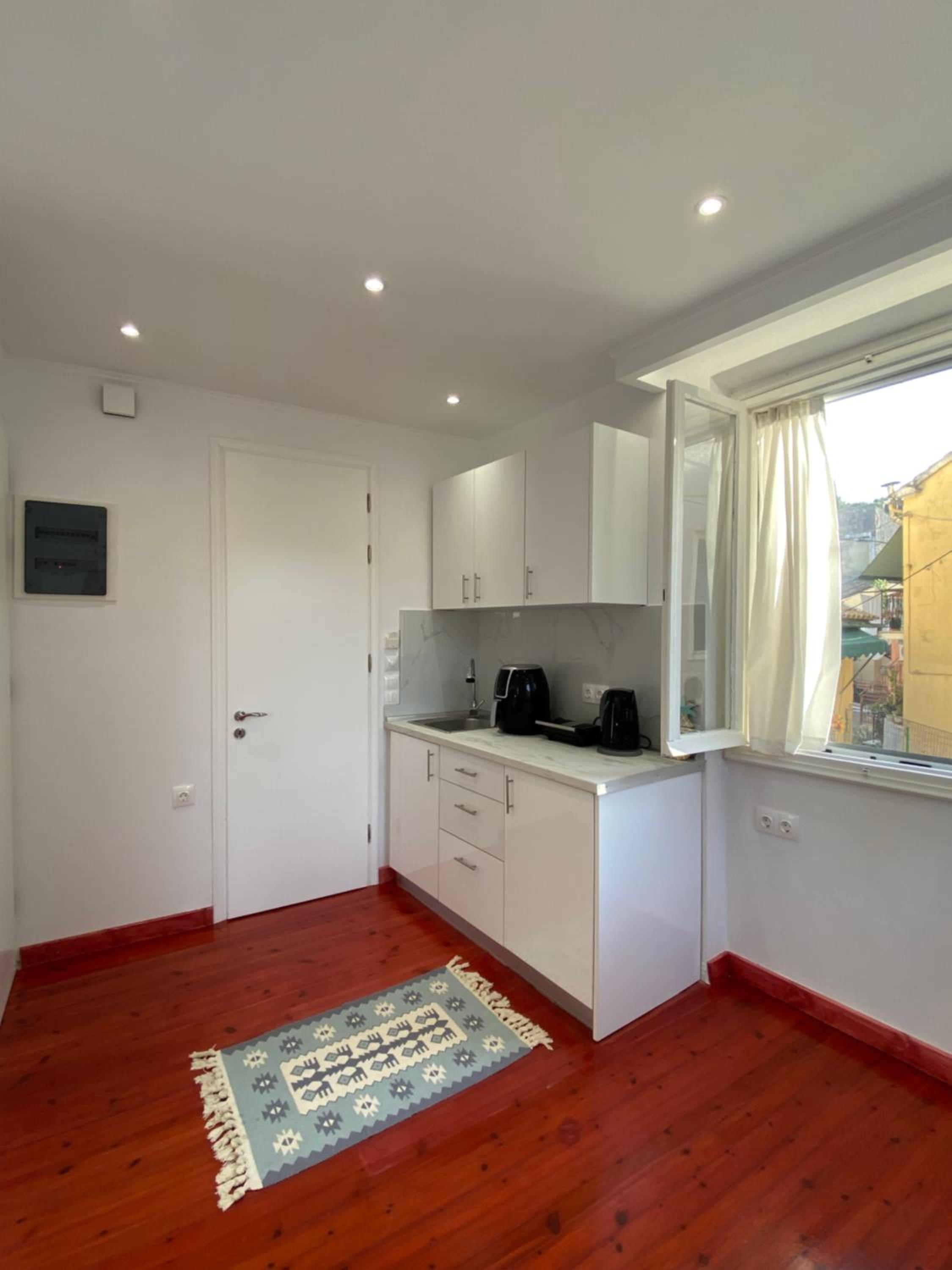 One-Bedroom Apartment, First foor photo 3