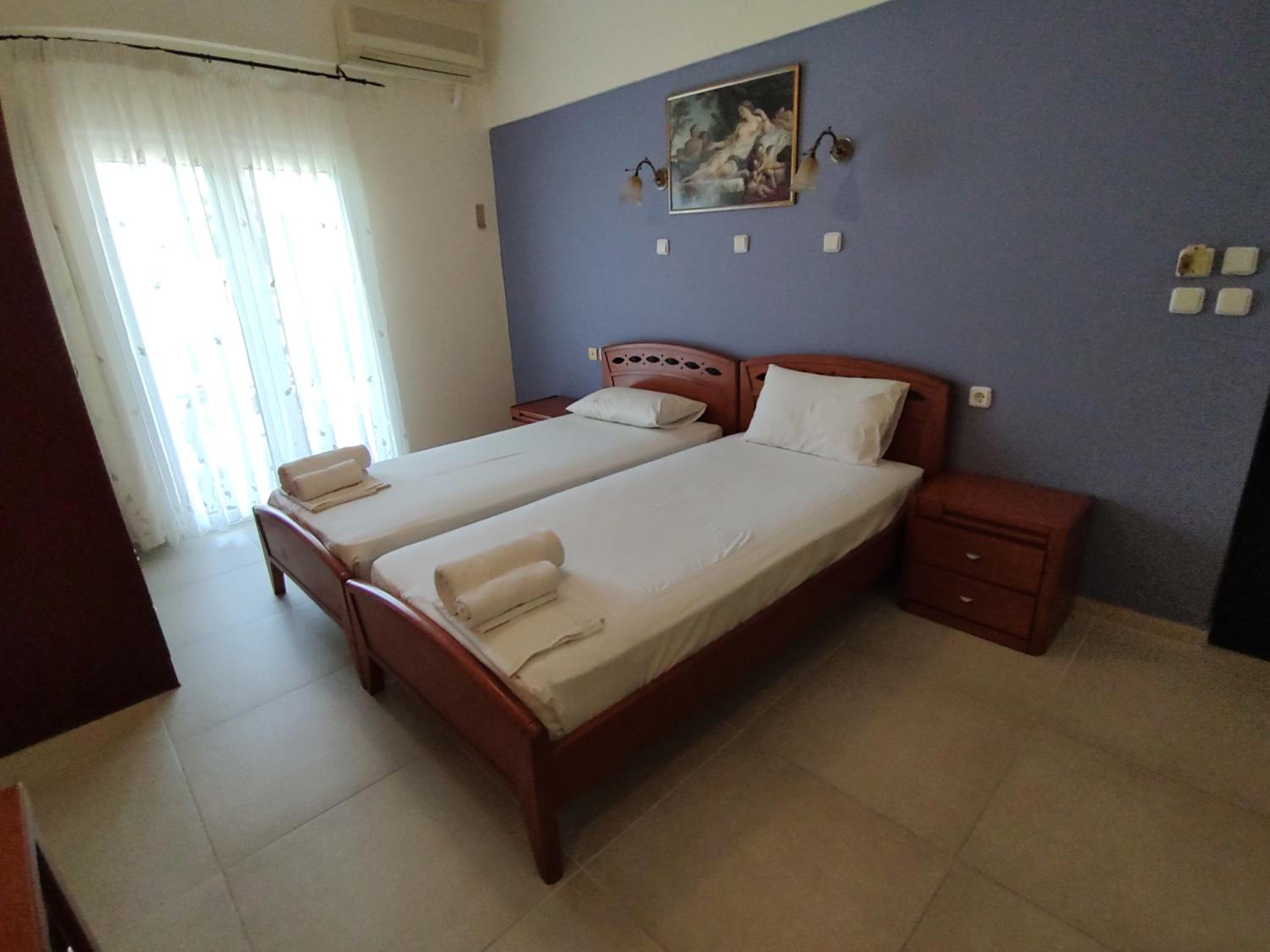 Budget Twin Room photo 3