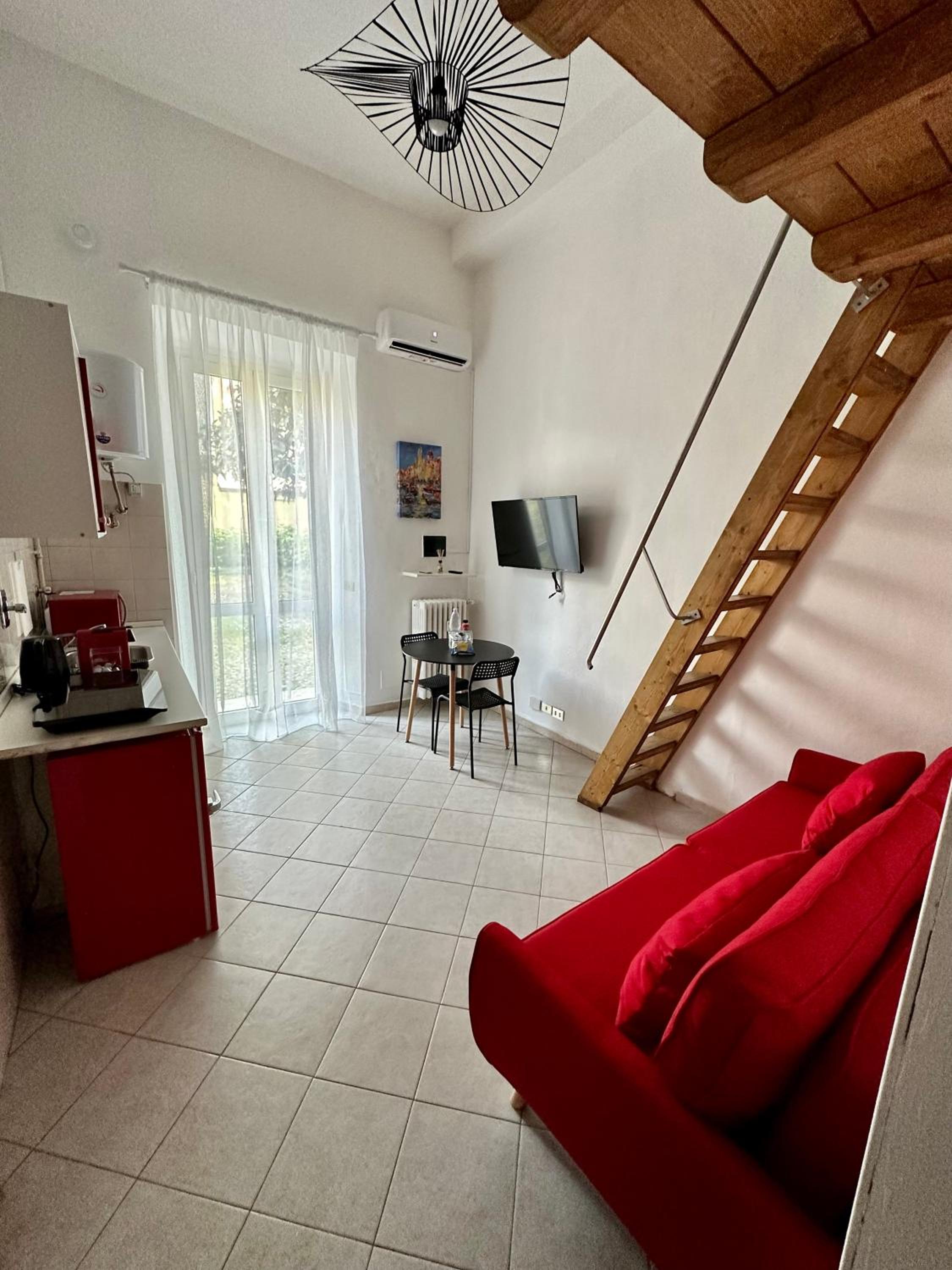 One-Bedroom Apartment