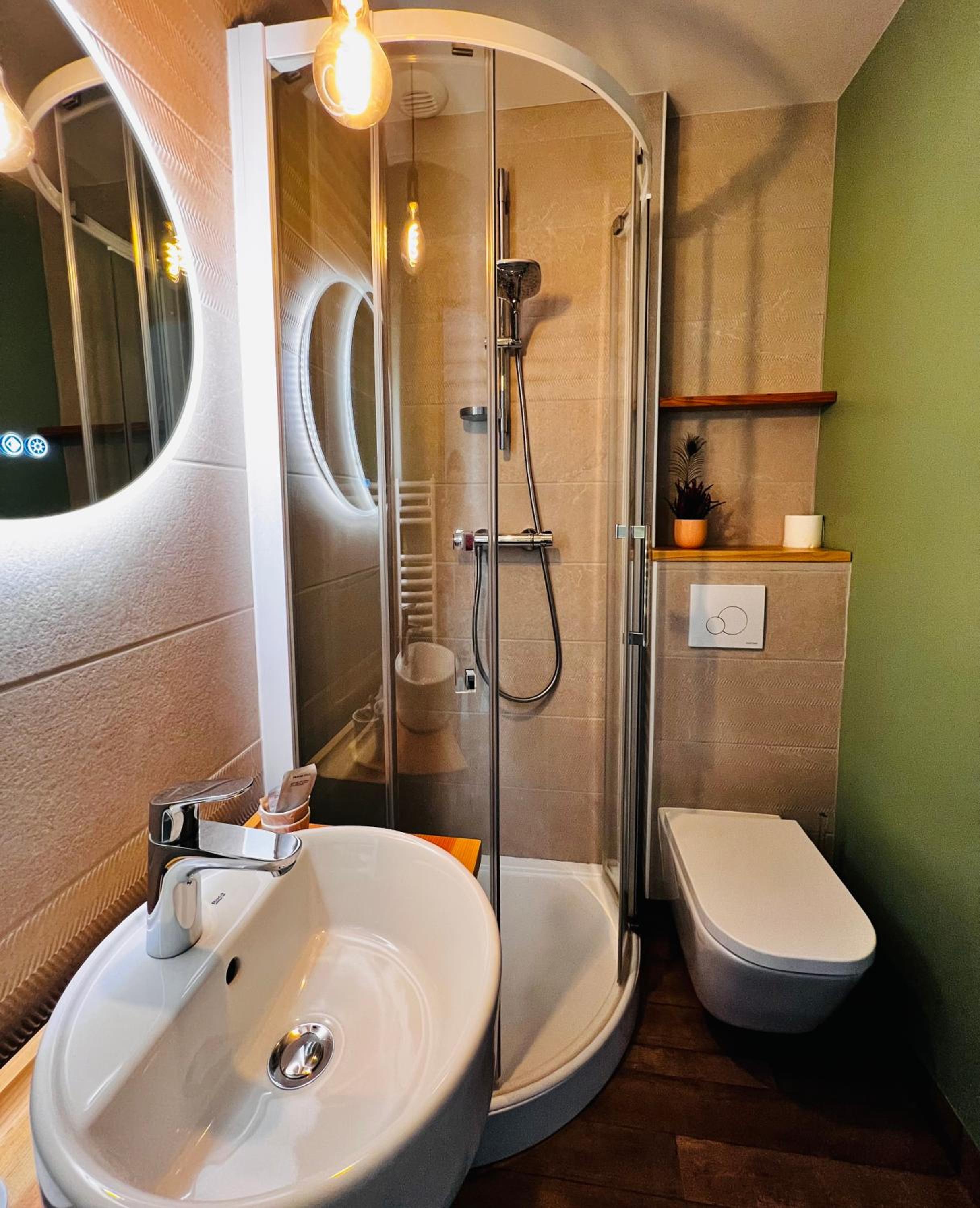 Double Room with Garden View - Photo 9