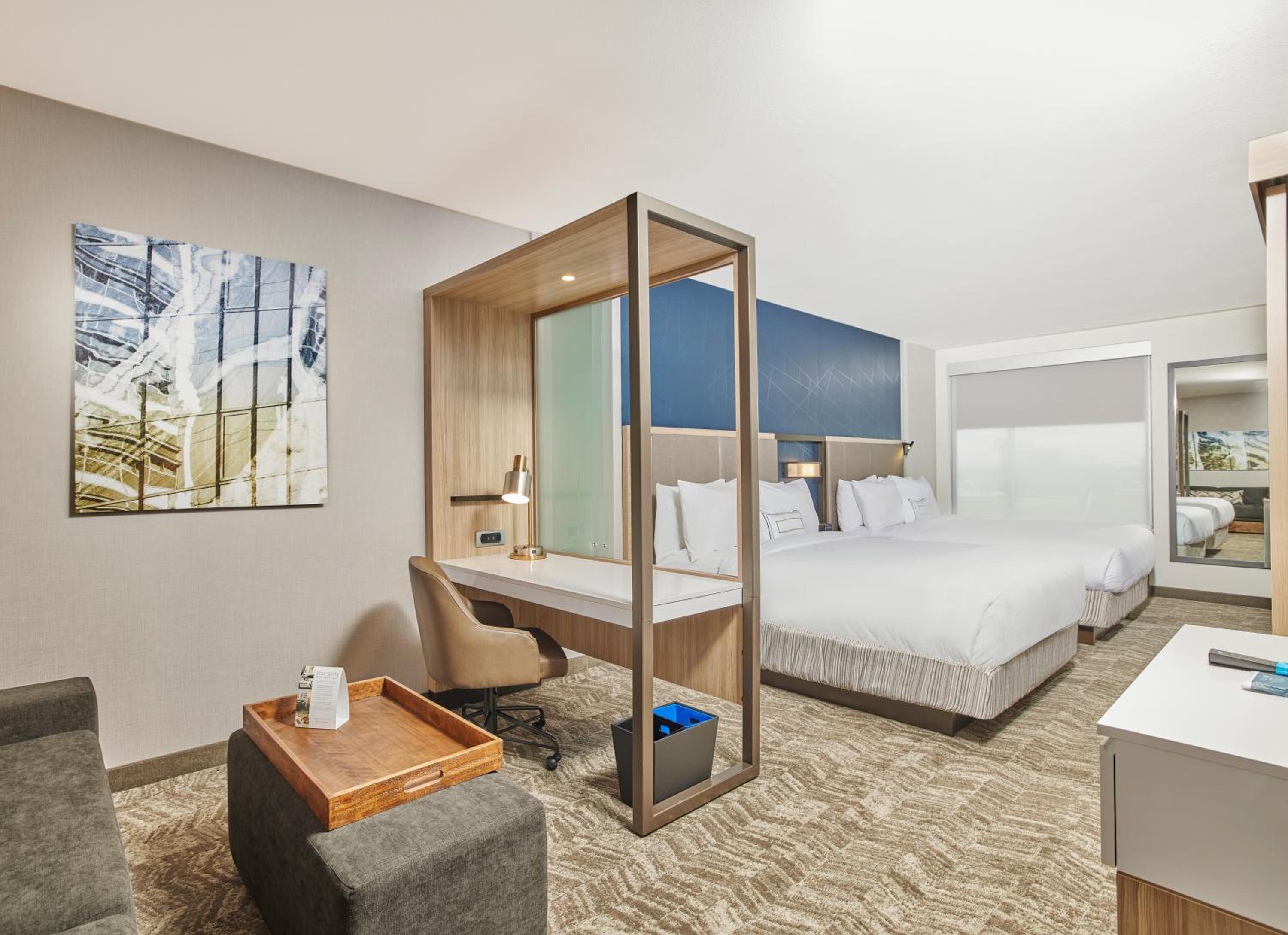 Queen Suite with 2 Queen Beds - Trundle Bed - Photo 5