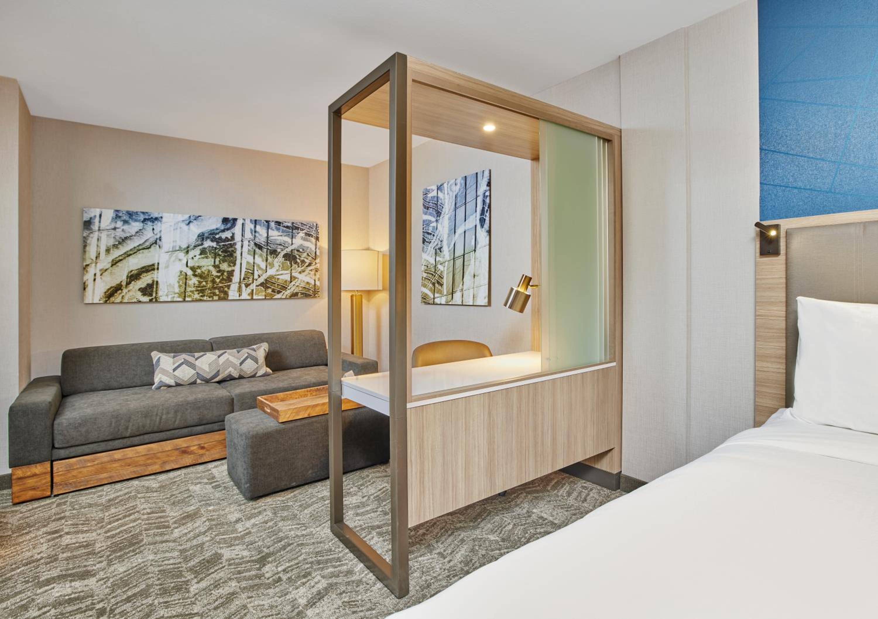 Suite with Two Queen Beds and Trundle Bed - Hearing Accessible
