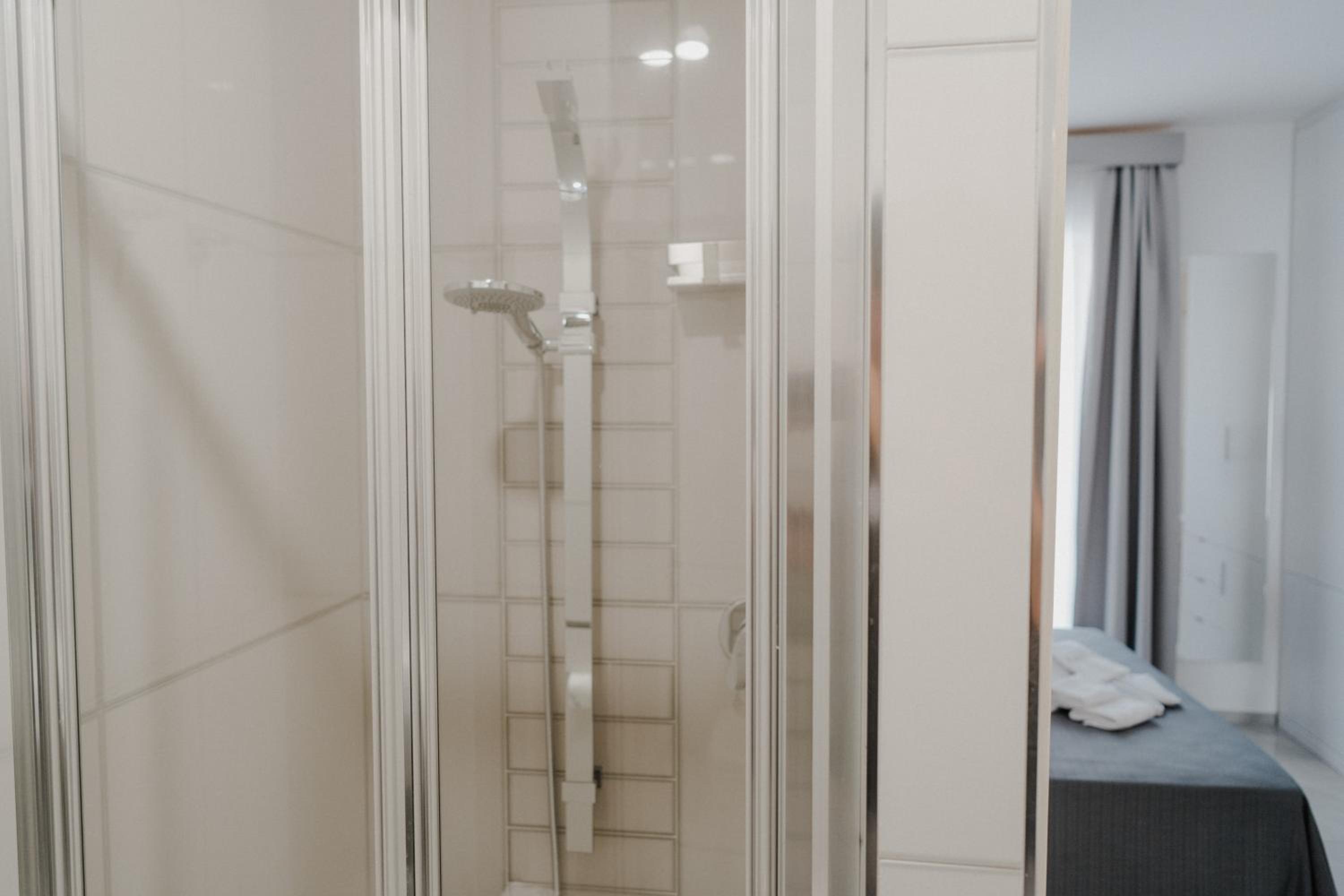 Deluxe Double Room with Balcony photo 2