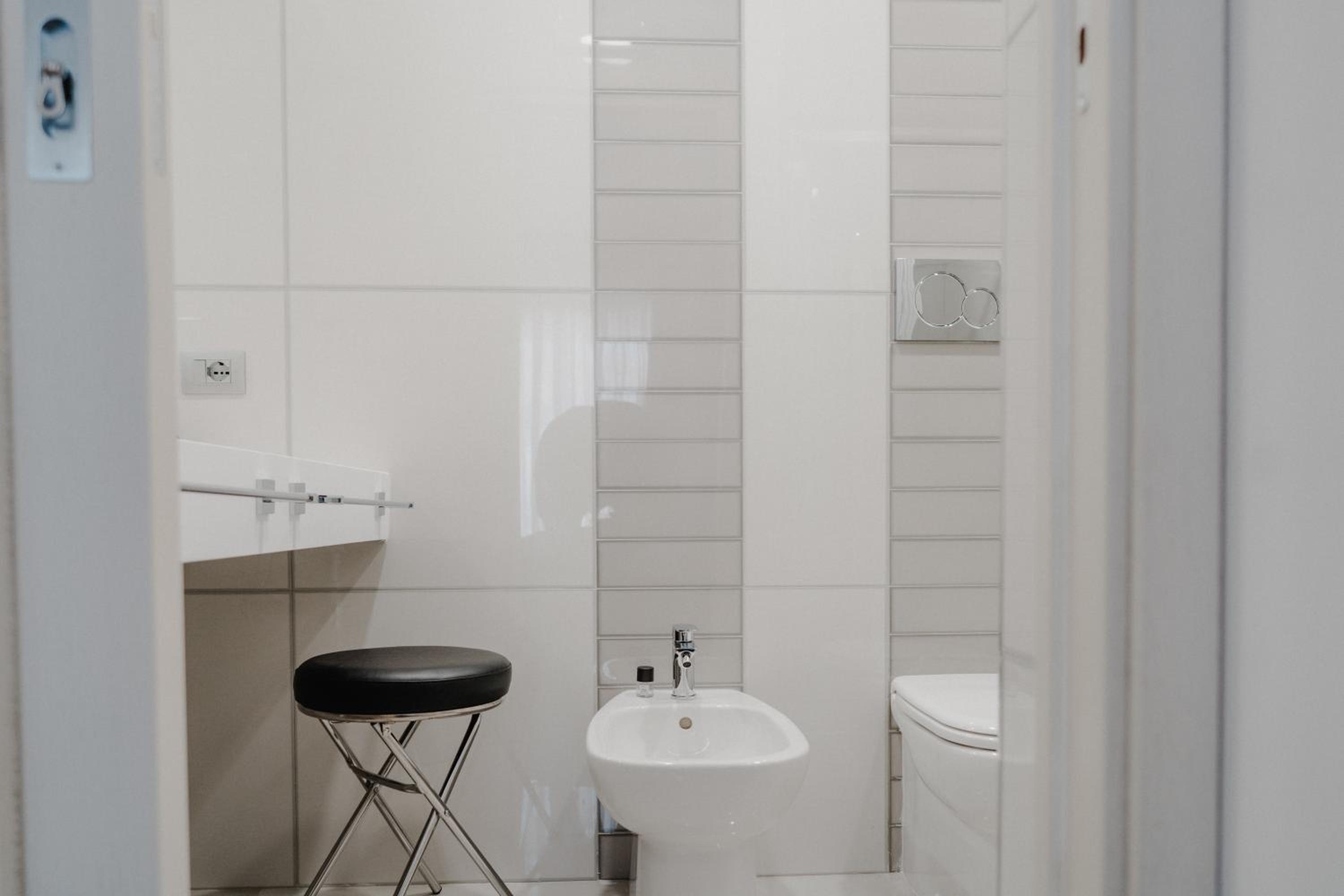 Deluxe Double Room with Balcony photo 3