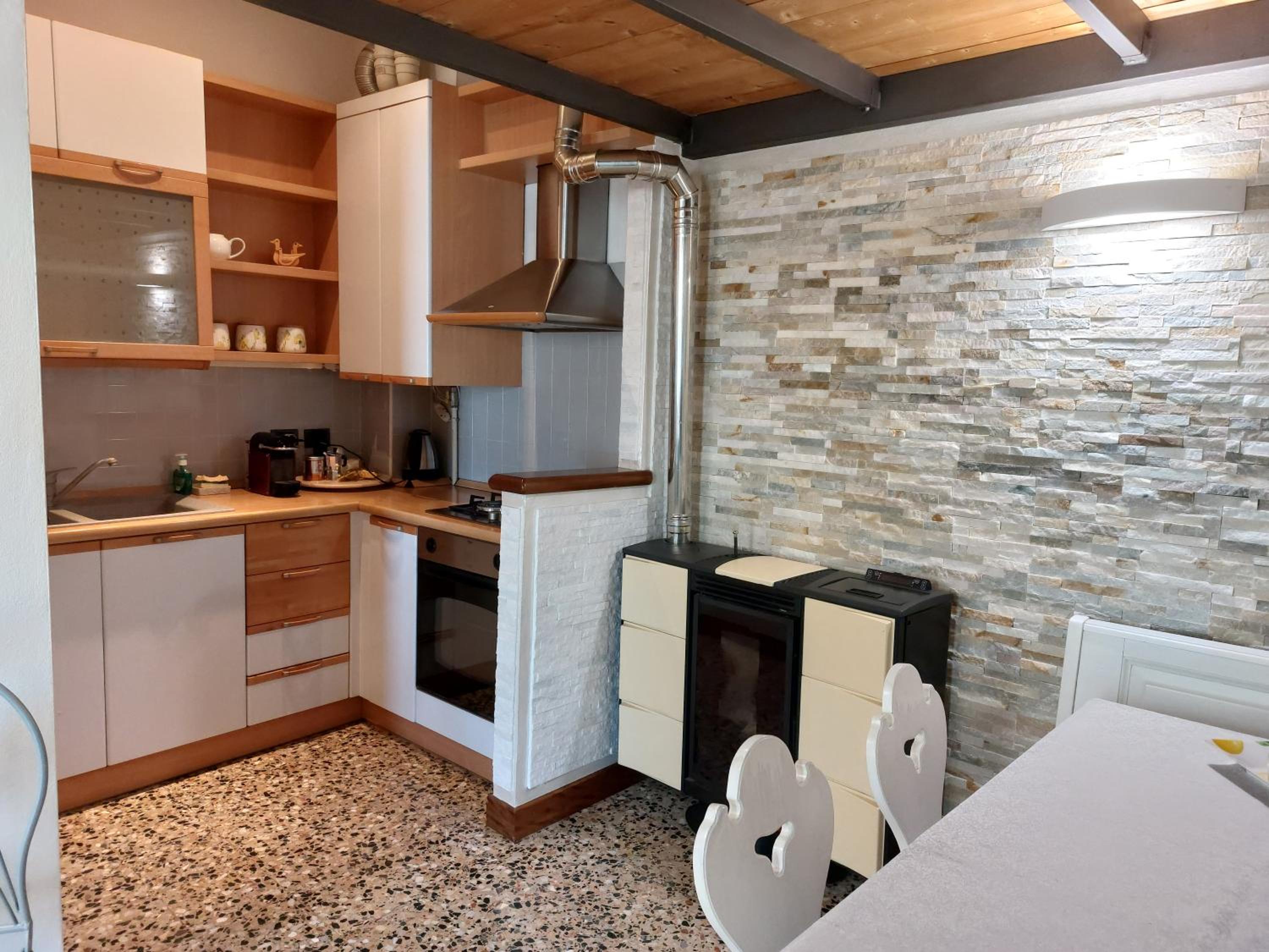 One-Bedroom Apartment - Photo 6
