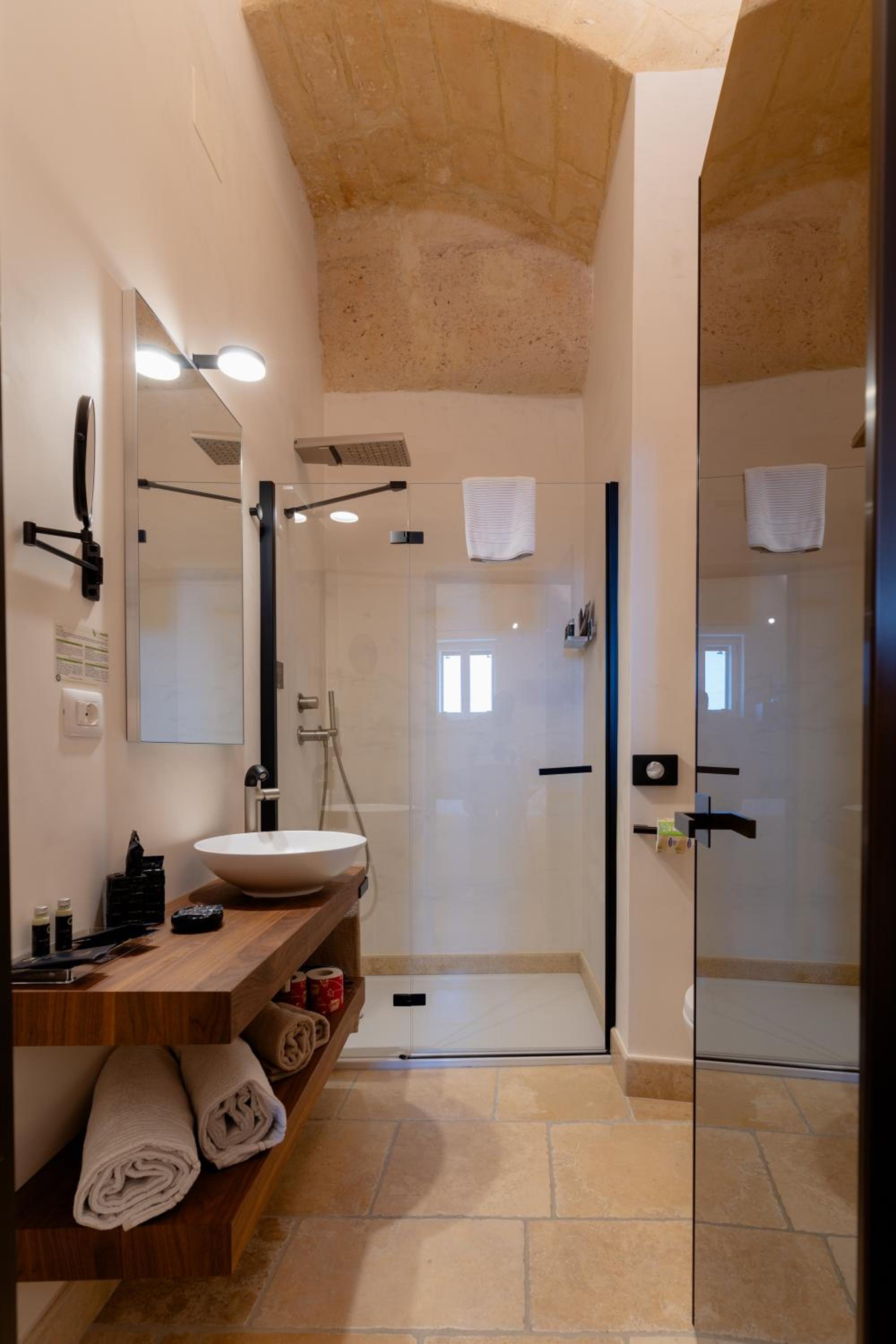 Superior Double Room - Photo 17