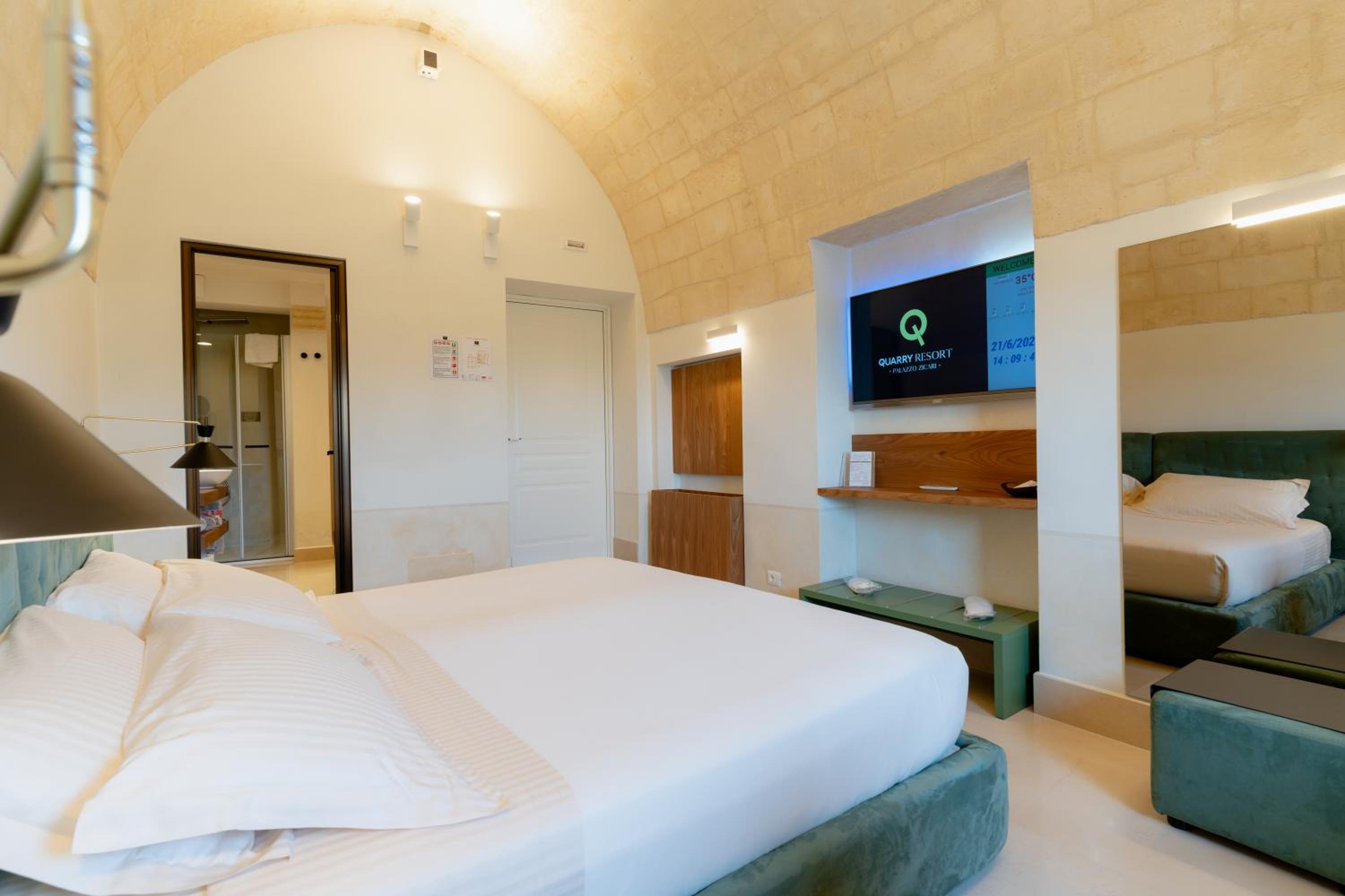 Superior Double Room - Photo 8