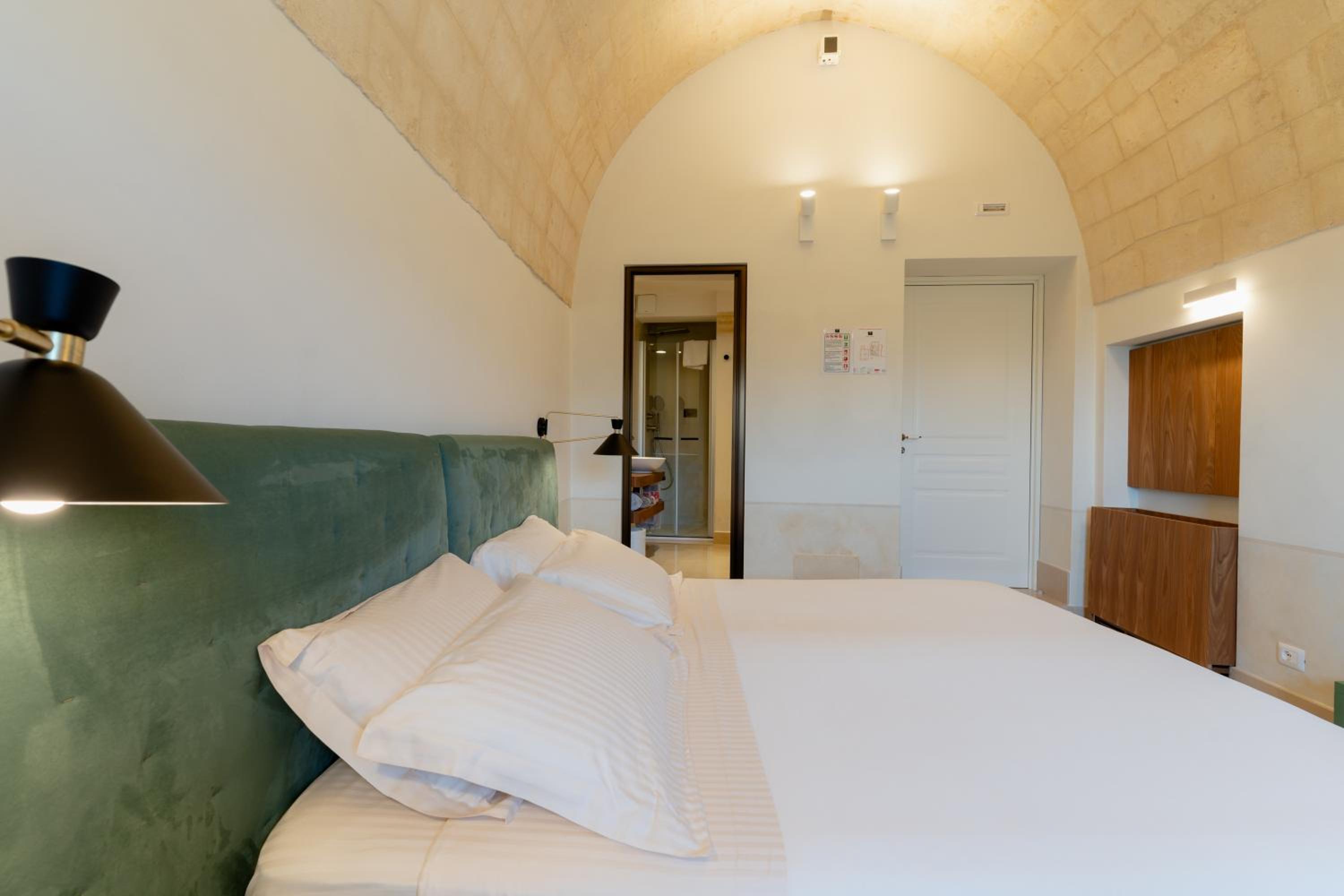 Superior Double Room - Photo 10