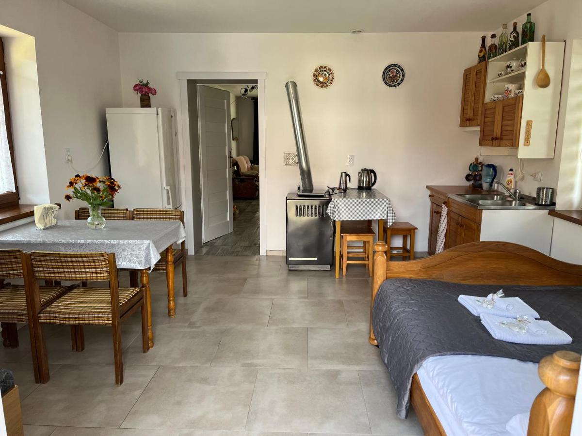 One-Bedroom House - Photo 5