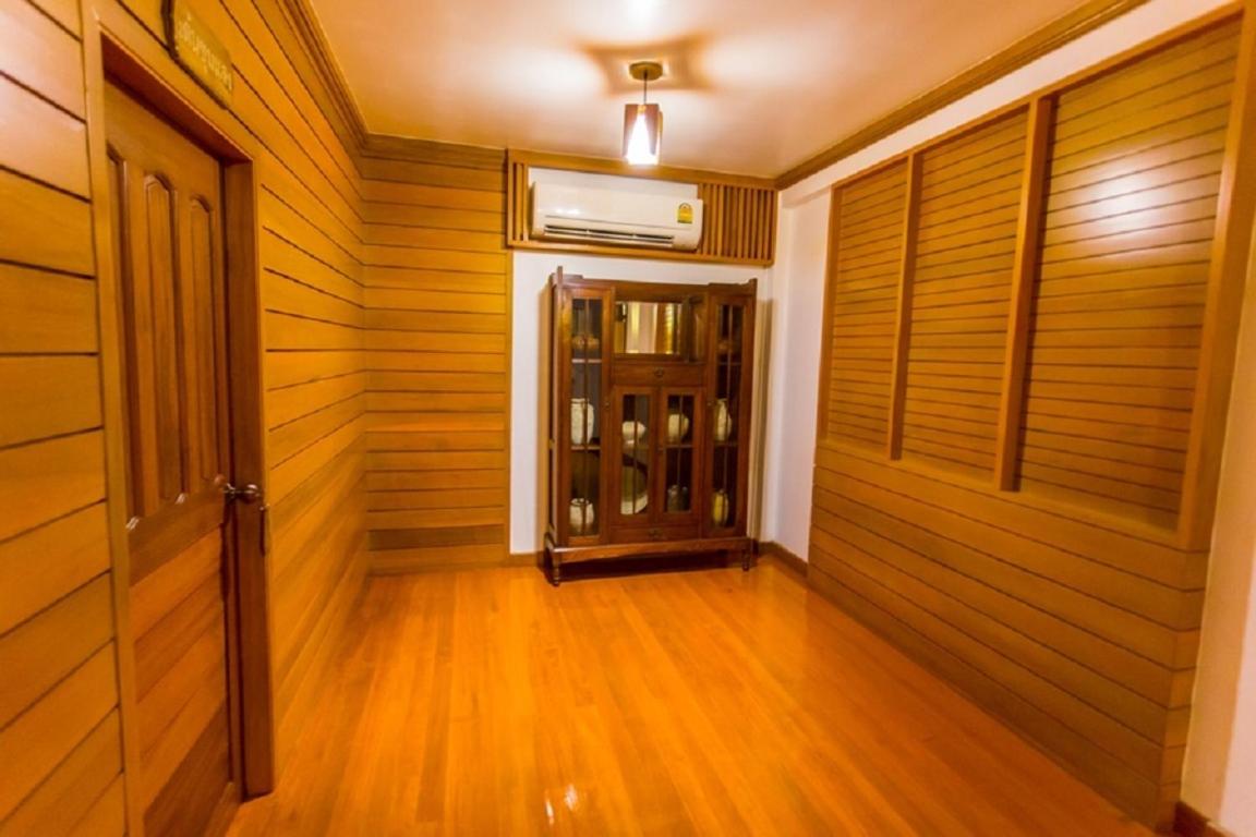 Twin Room with Bathroom photo 1