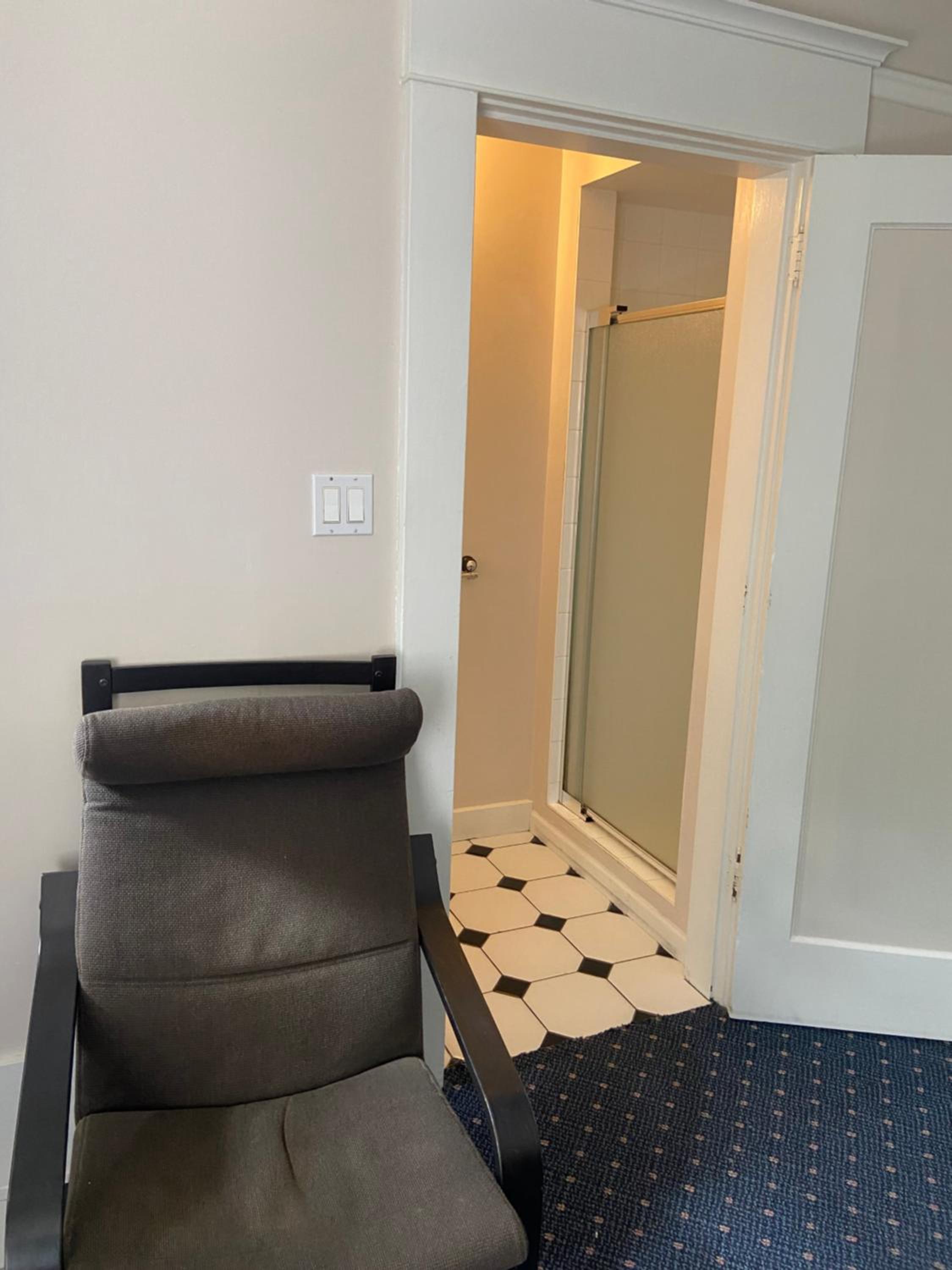 Queen Room with Private Bathroom