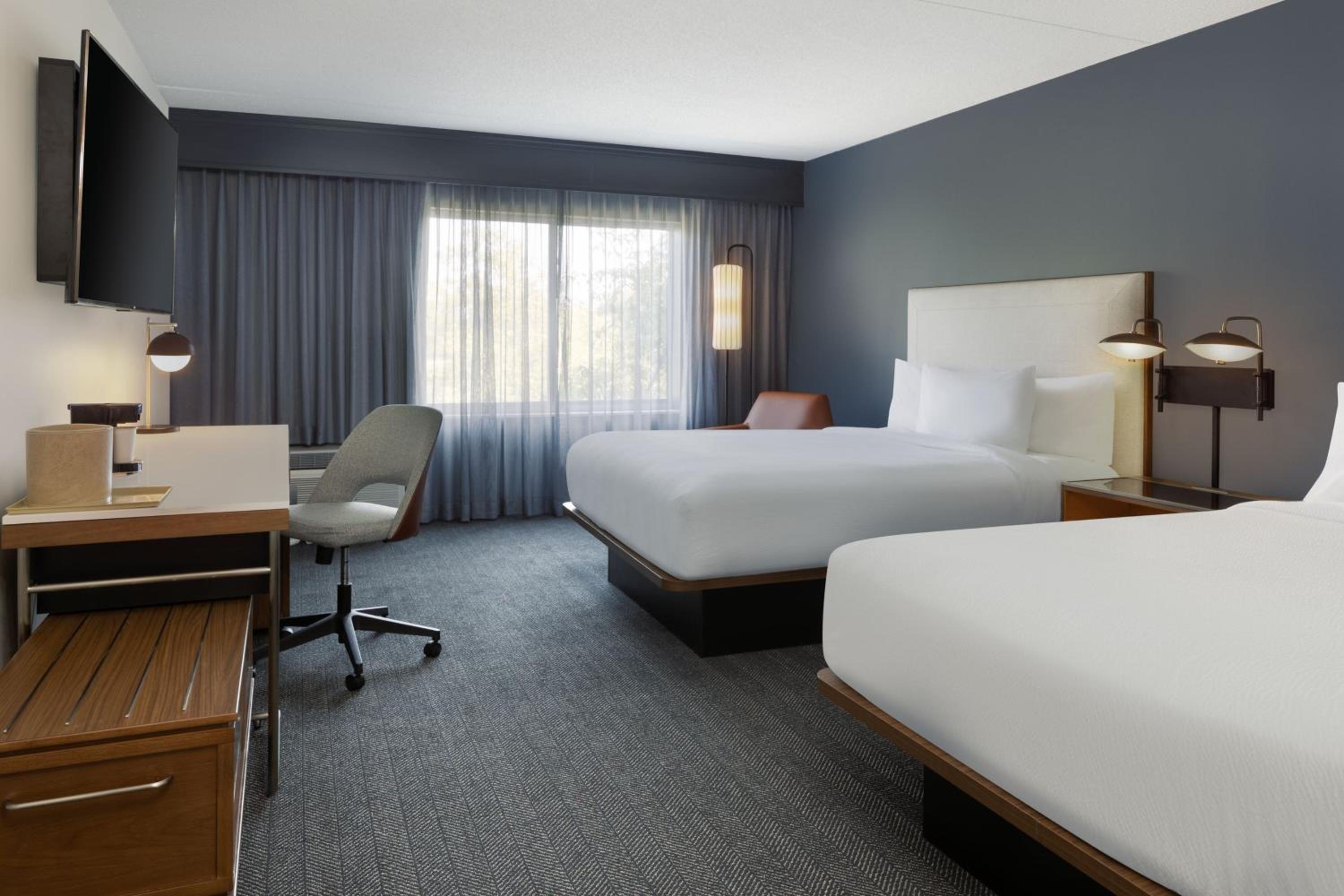Queen Room with 2 Queen Beds - Photo 1