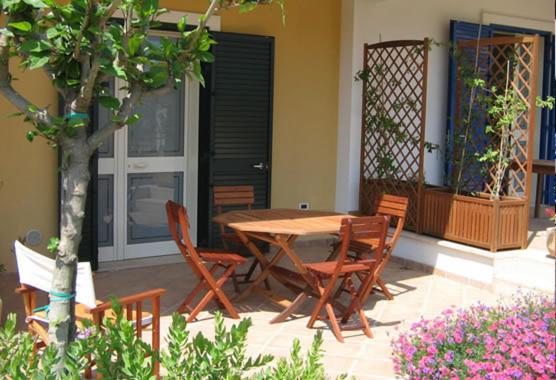 Holiday Home - Garden View