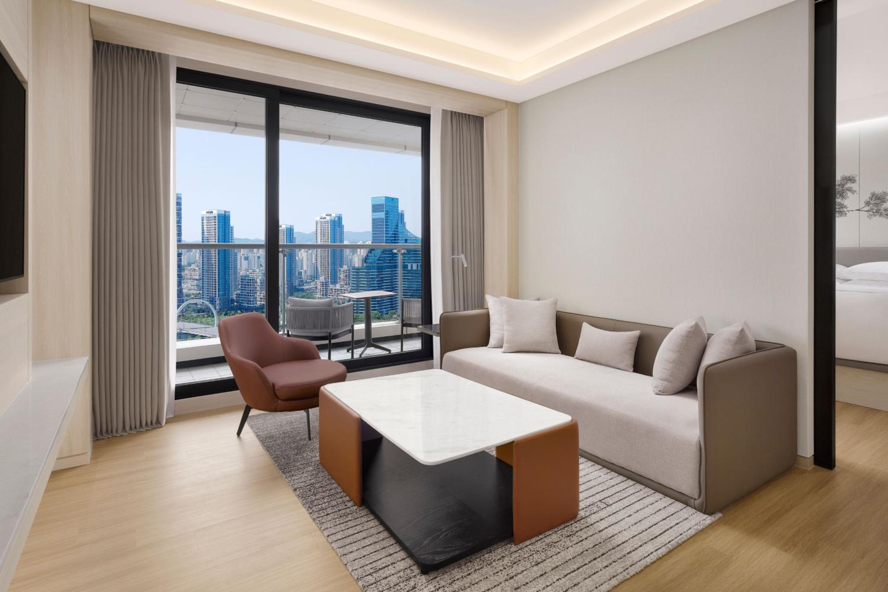 Two-Bedroom Executive Suite with Terrace and City View - Photo 6