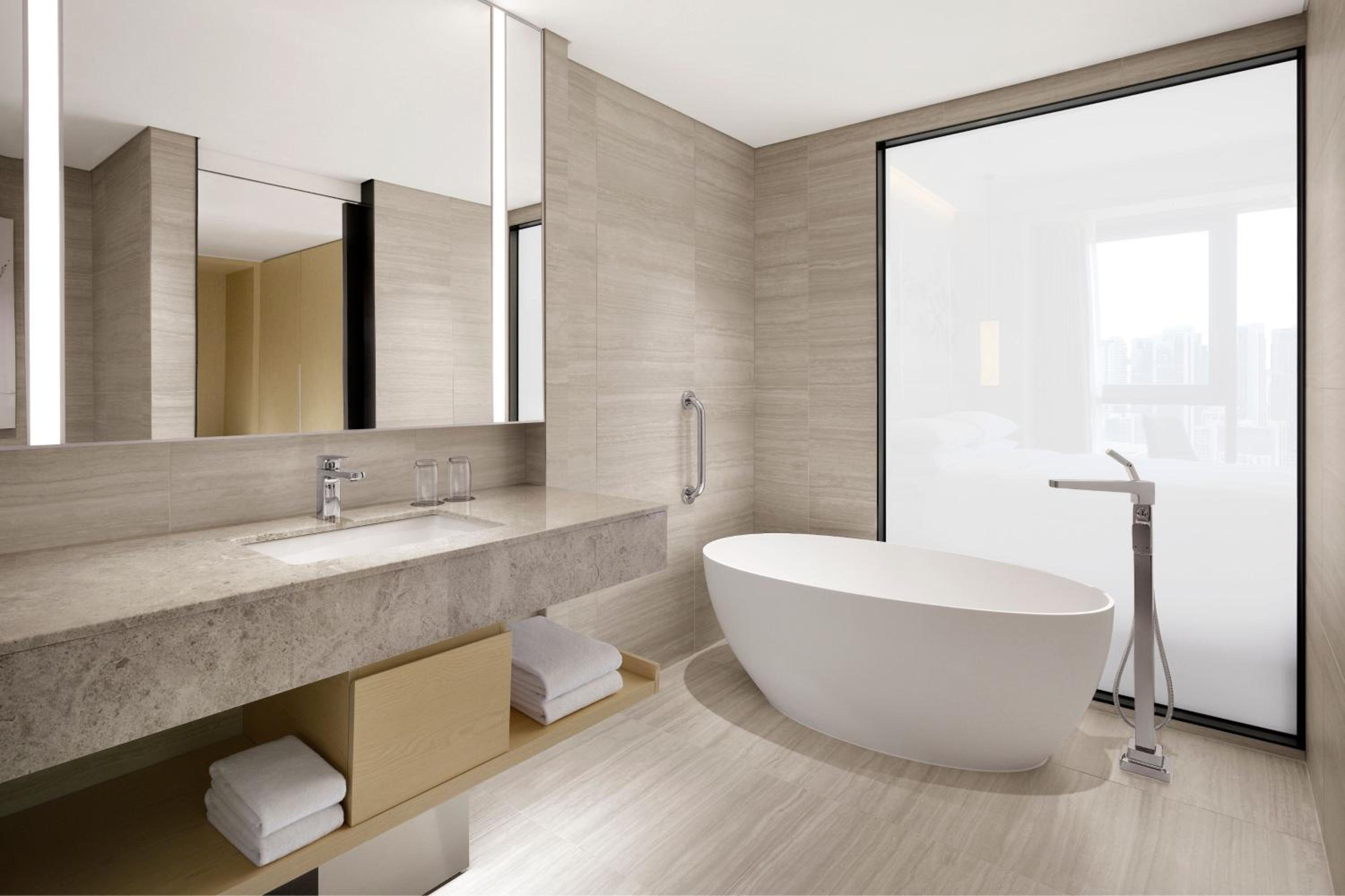 King Suite with City View - Photo 2