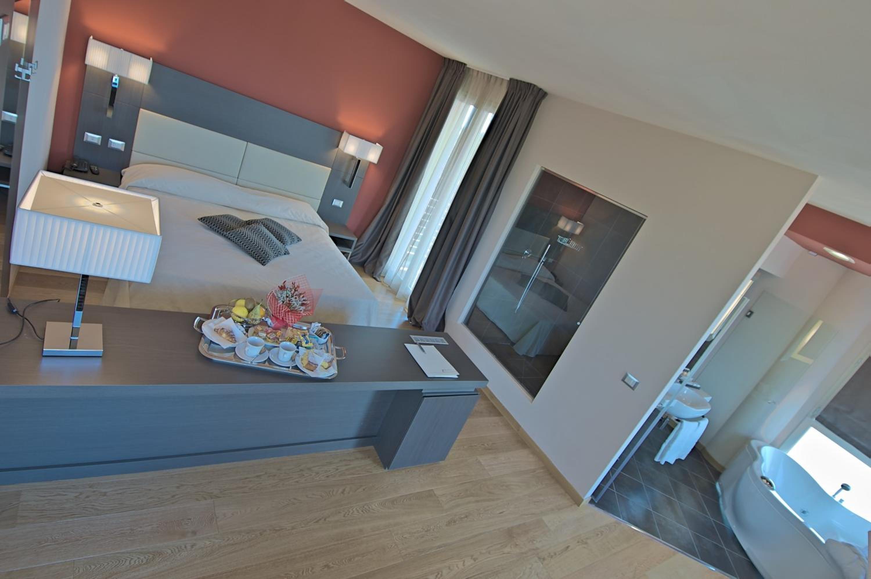 Suite - Photo 4