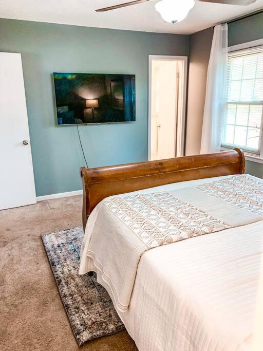 Three-Bedroom House photo 1