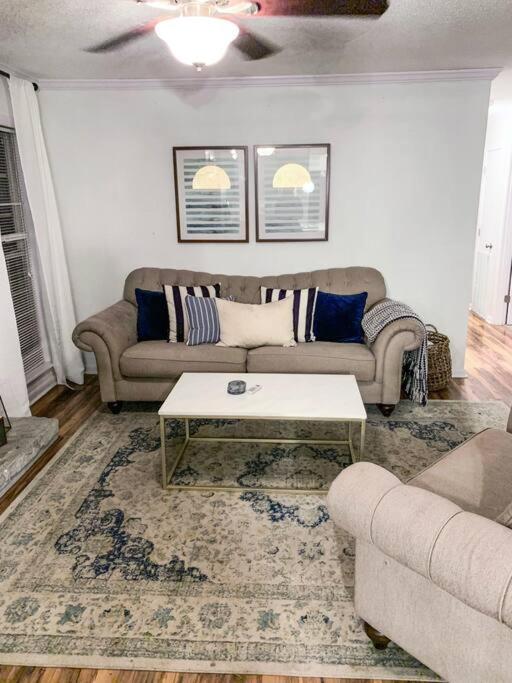 Three-Bedroom House photo 2