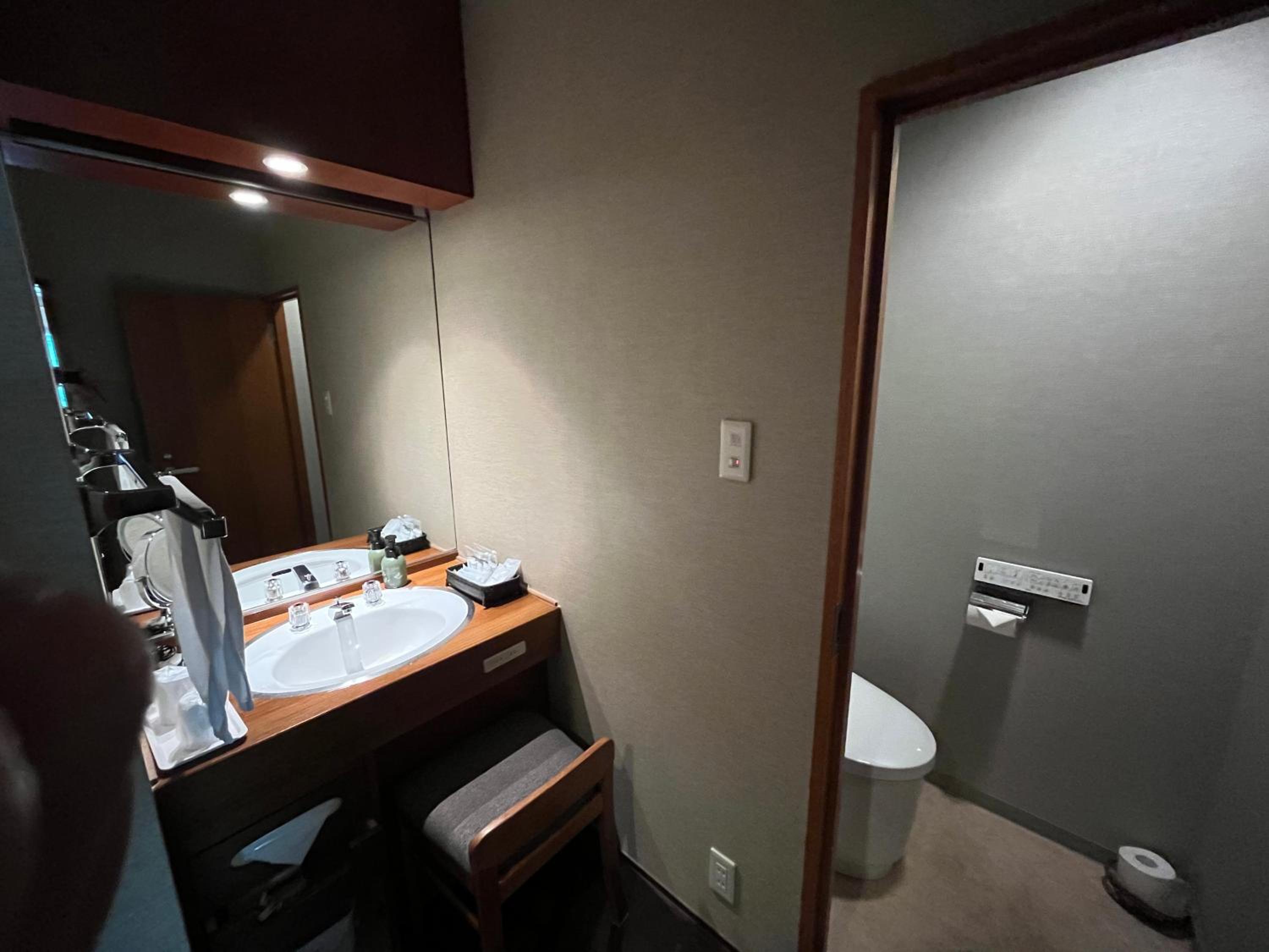 【Female Only】Deluxe Twin Room - Non-Smoking - Photo 11